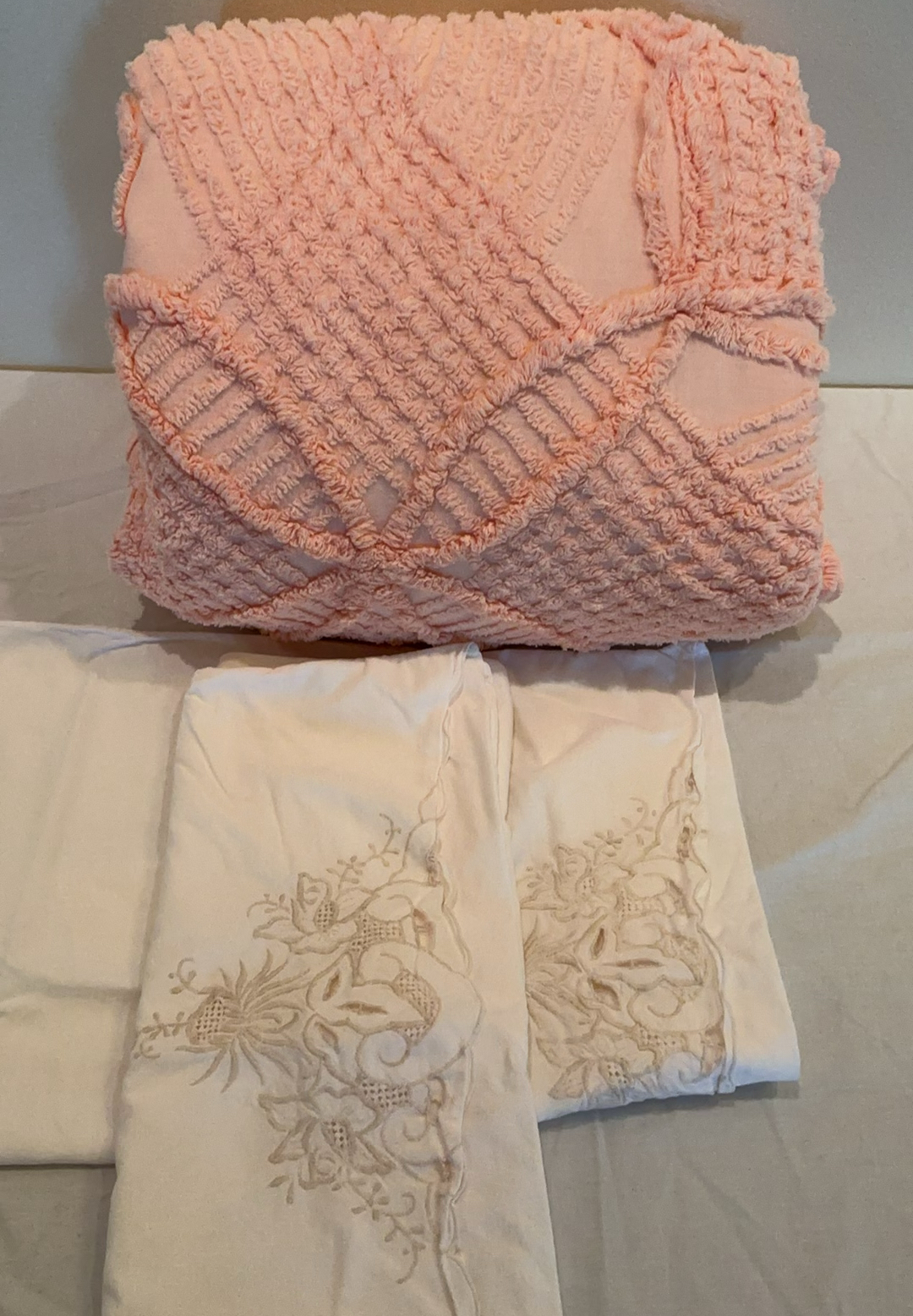 Vintage King Chenille Bedspread And Pilllow cases - image 1 of 5