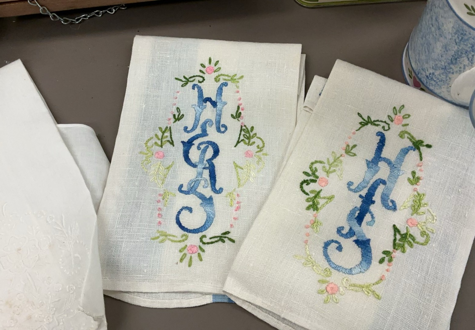 Floral-themed home decor and linens collection - image 6 of 7