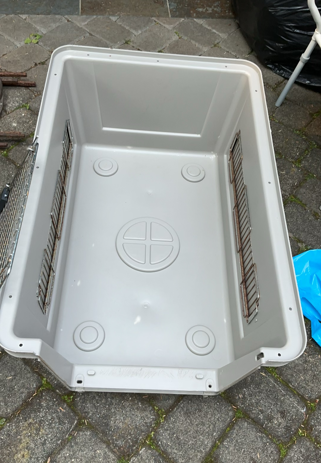 Large Dog House And Crate - image 4 of 10