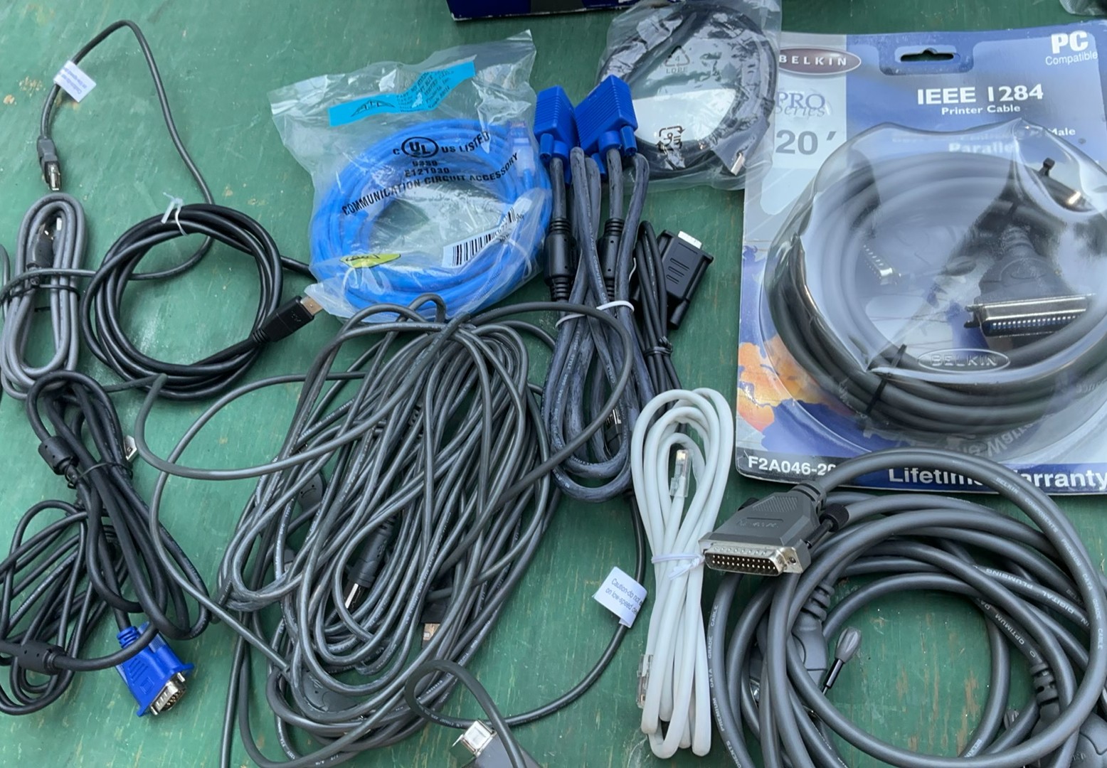 Collection of computer peripherals and handheld devices - image 4 of 6