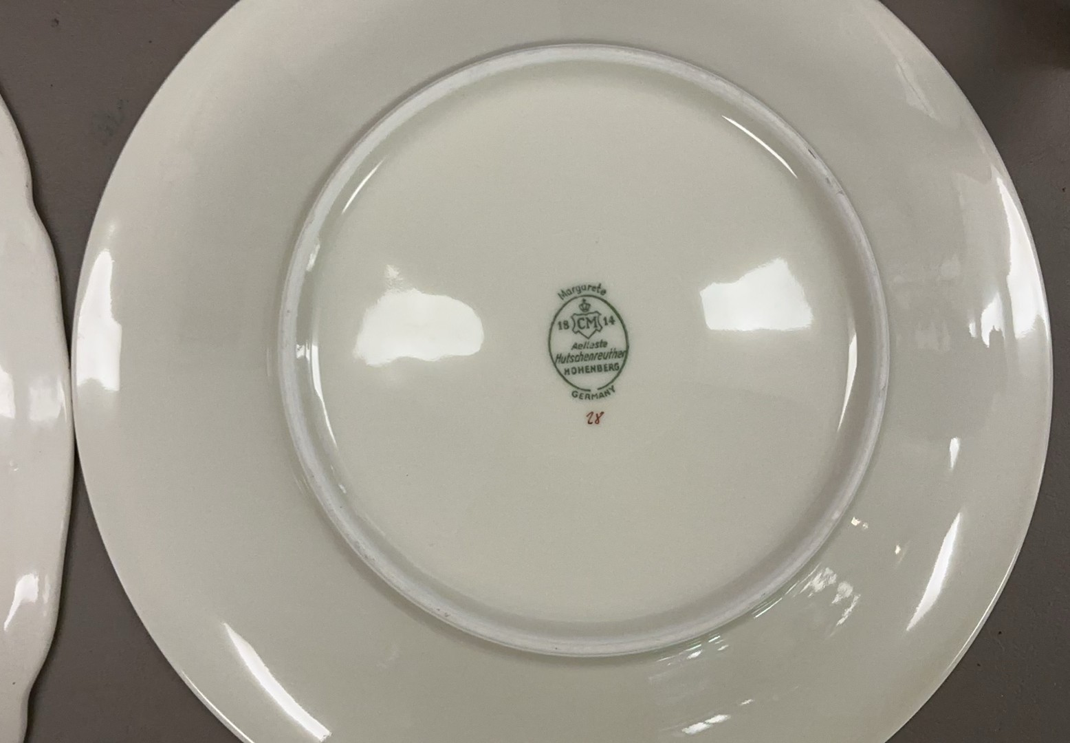 Assorted decorative porcelain plates with Currier & Ives and other motifs - image 14 of 20