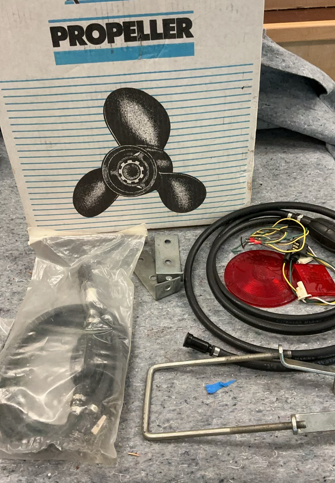 Small Boat propeller And Fuel Hose Assembly - image 1 of 6