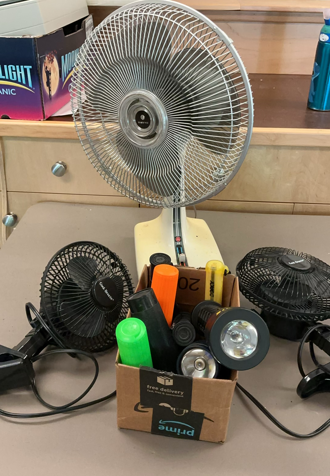 3 Fans And Flashlights - image 1 of 4