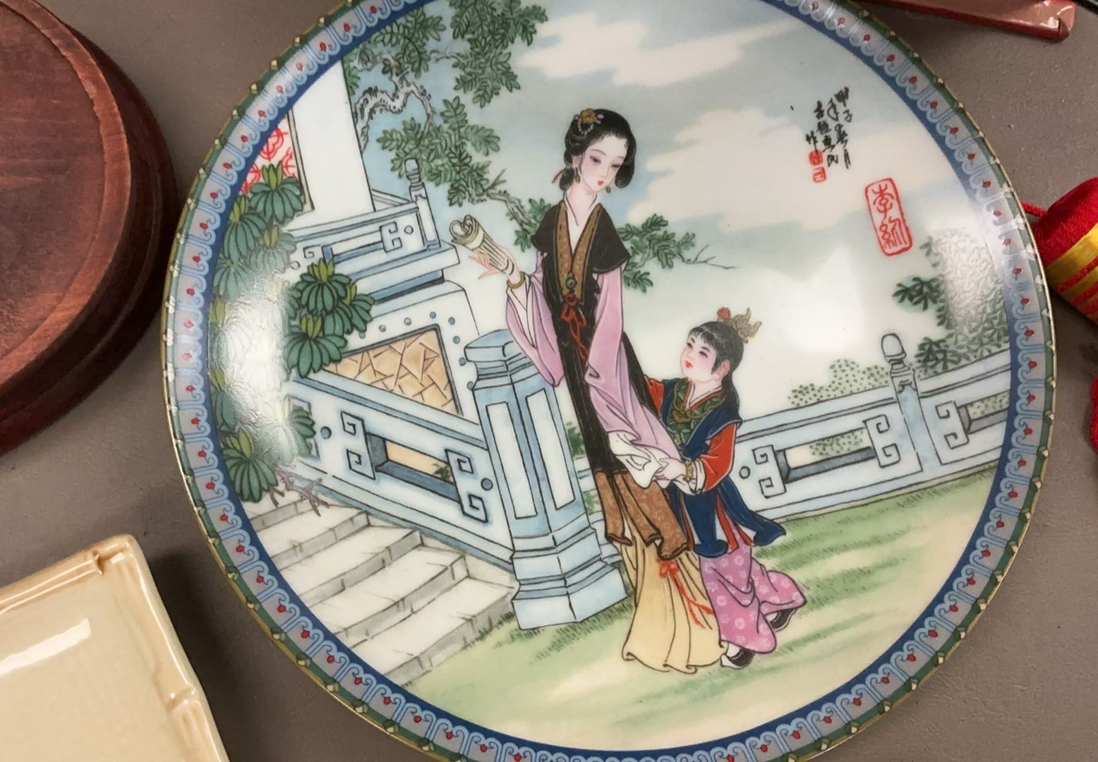 Assorted Chinese porcelain plates, teacups, and decorative display items - image 6 of 11