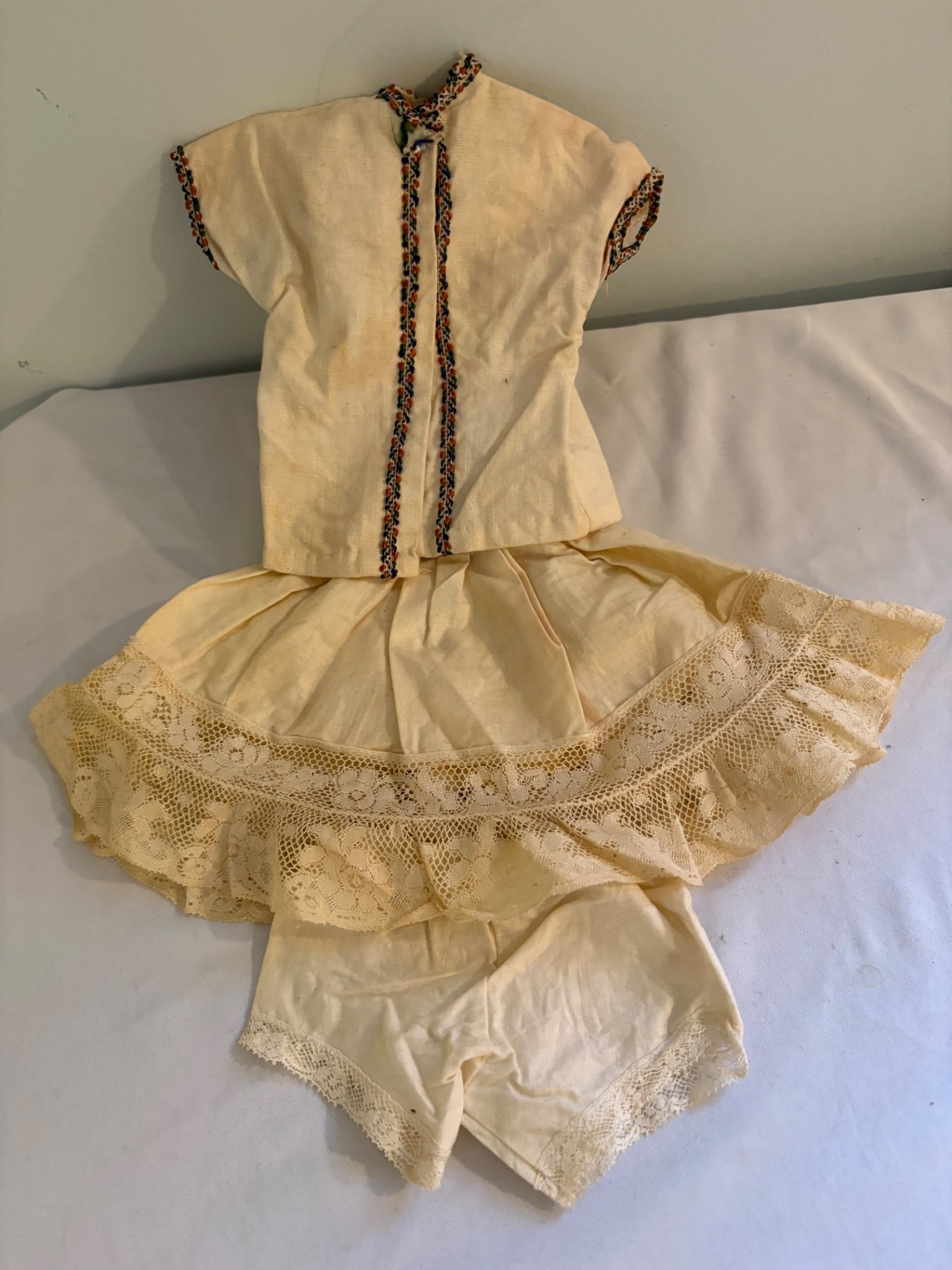 Vintage Doll Collection with Various Outfits and Accessories - image 25 of 25