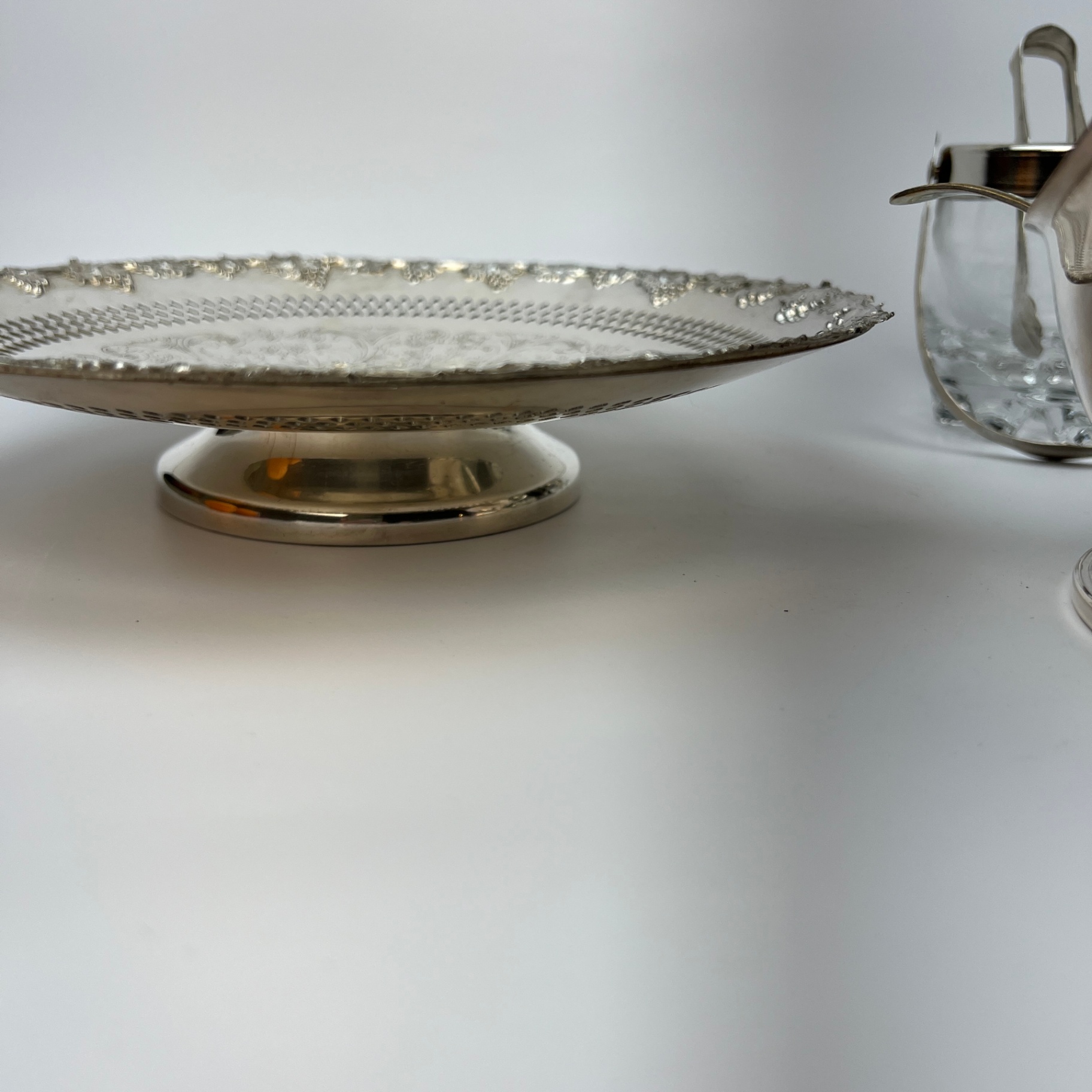 More Silver Plated and Glass Serving Items Gravy Boat Sugar Shaker Footed Plate  - image 3 of 6