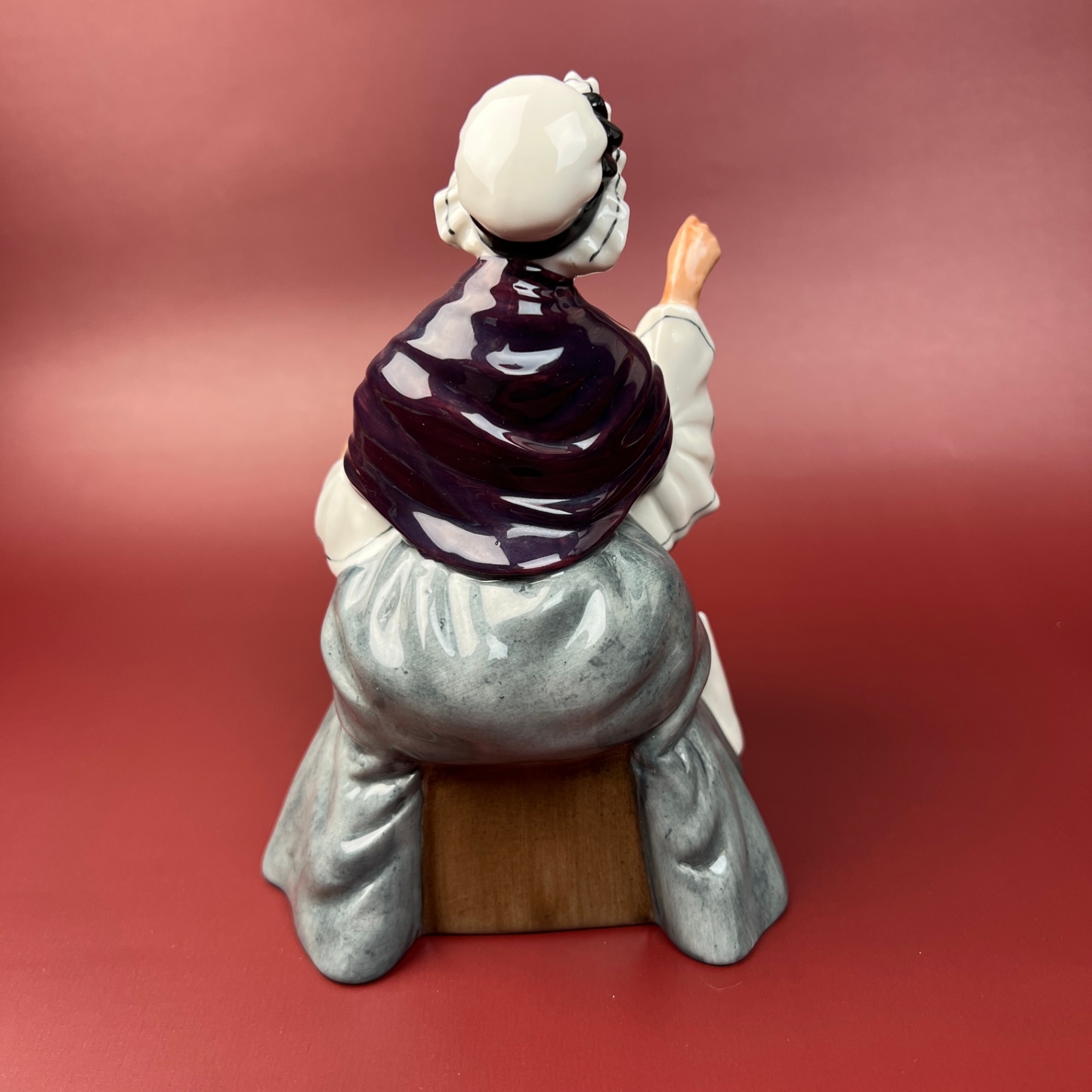 Royal Doulton Figurine Schoolmarm HN 2223 School Teacher - image 6 of 7