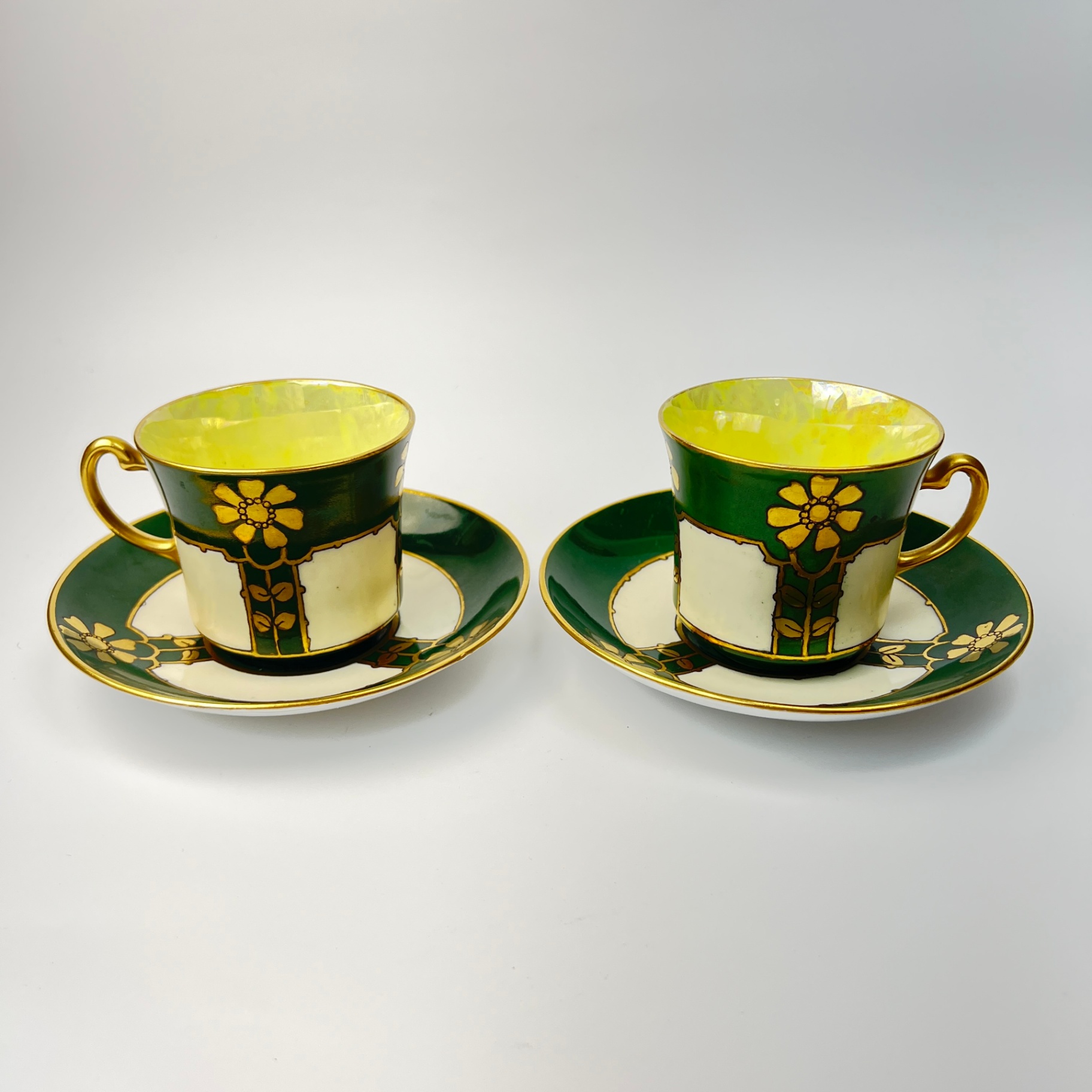 Colclough Irish Themed Hand Painted Teacups and Saucers Green and Gold - image 1 of 10