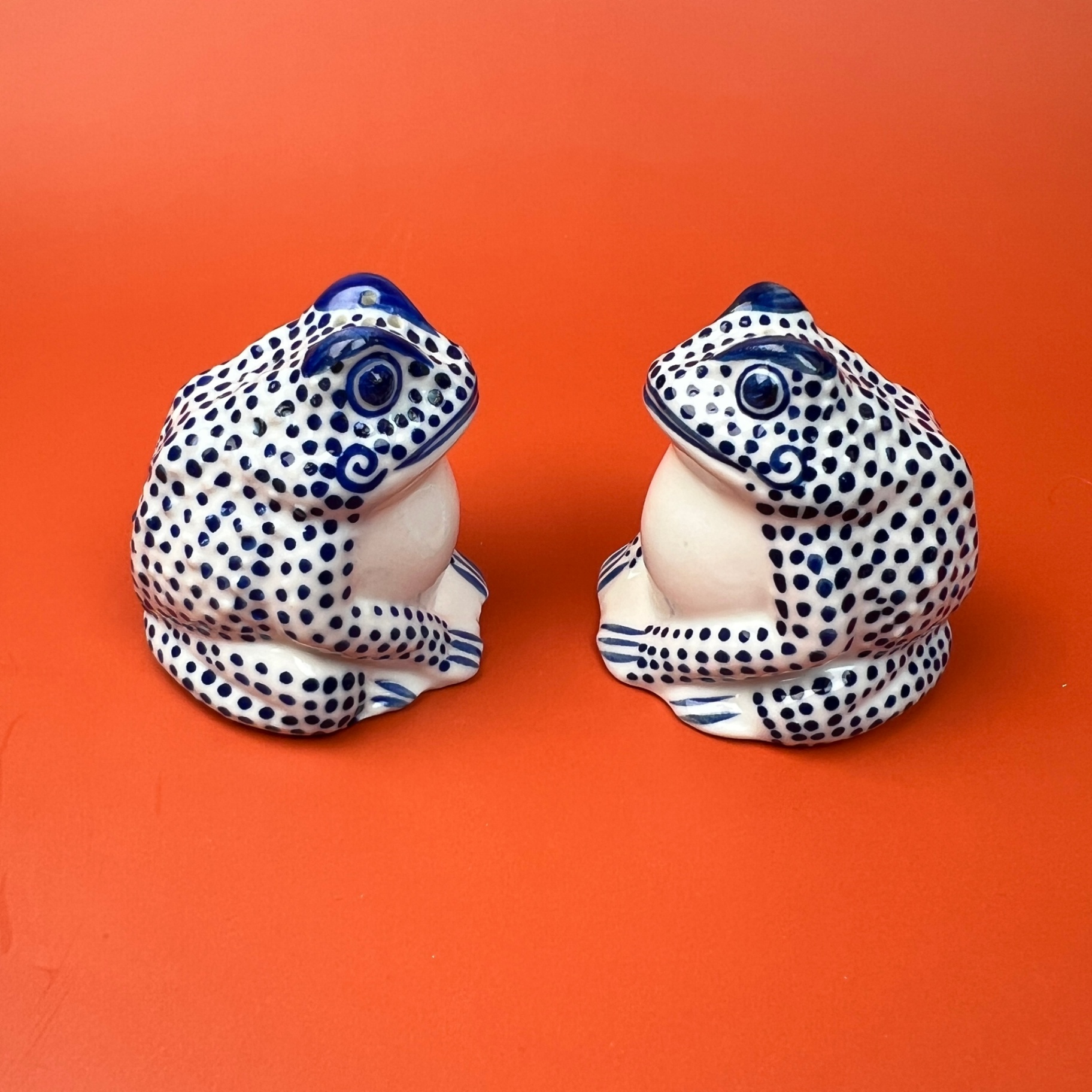 Blue and White Ceramic Frog Salt and Pepper Set Shafford - image 3 of 6
