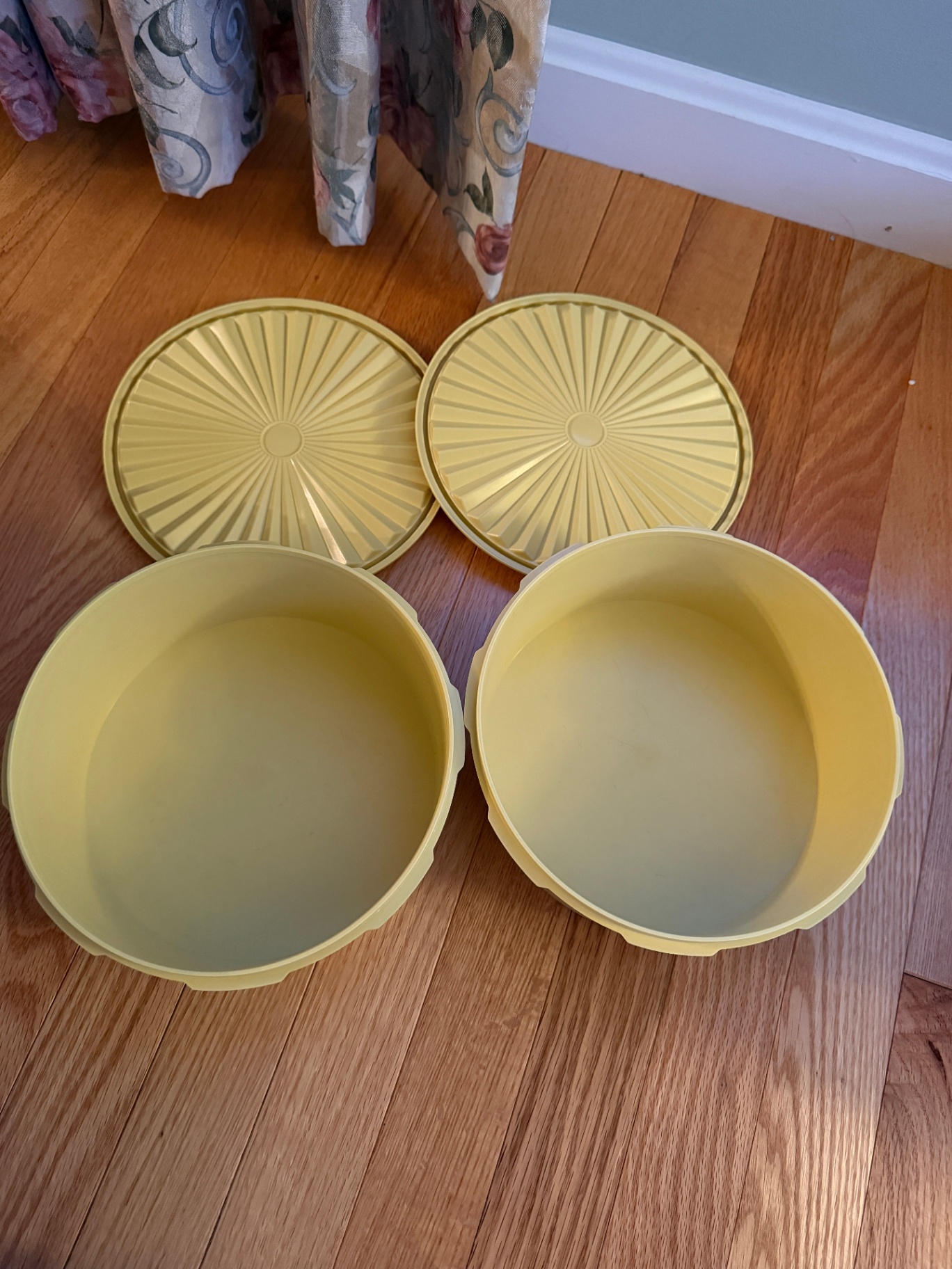 Vintage Tupperware with Lids - image 2 of 4