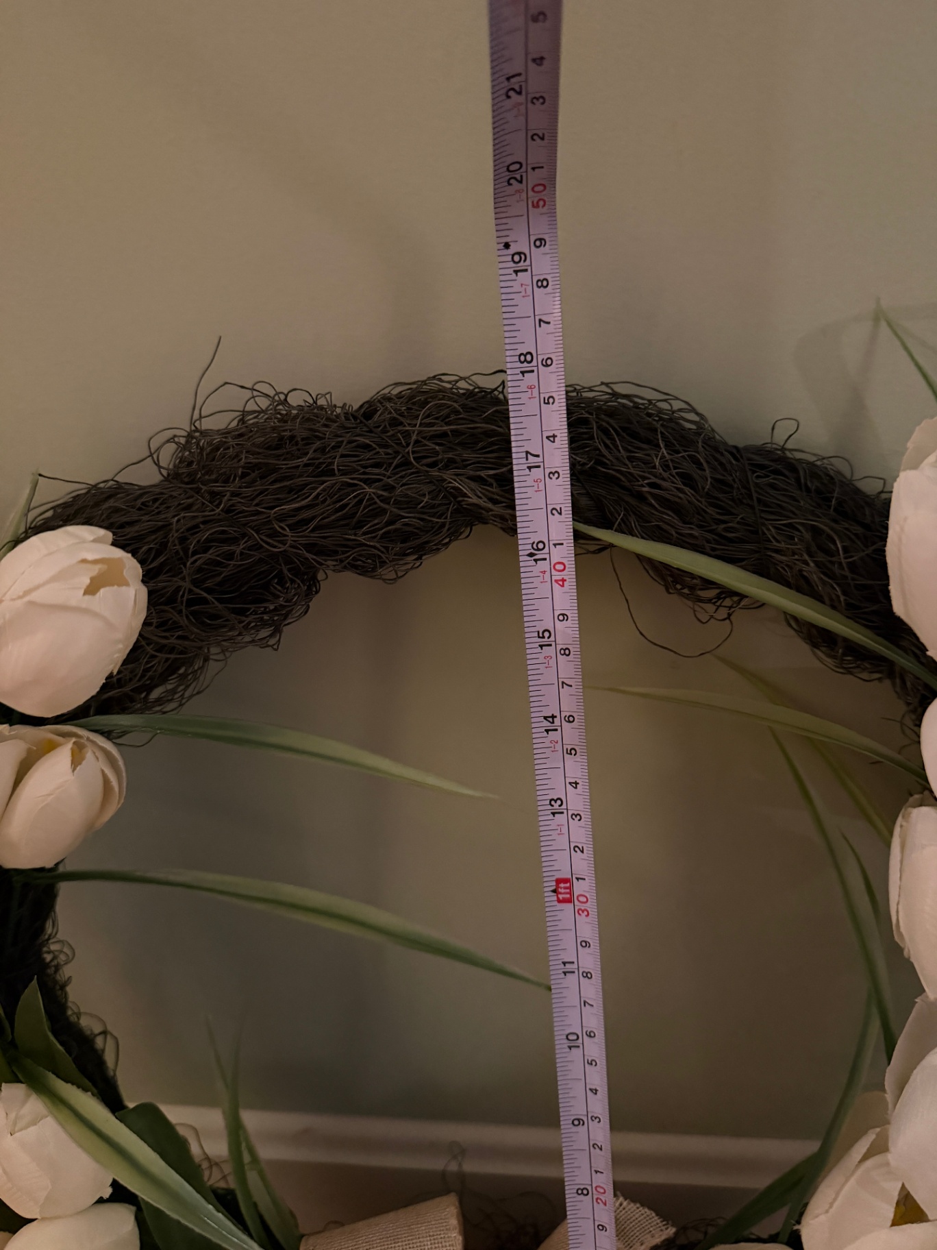 Vinrage White Tulip Floral Wreath - image 2 of 2
