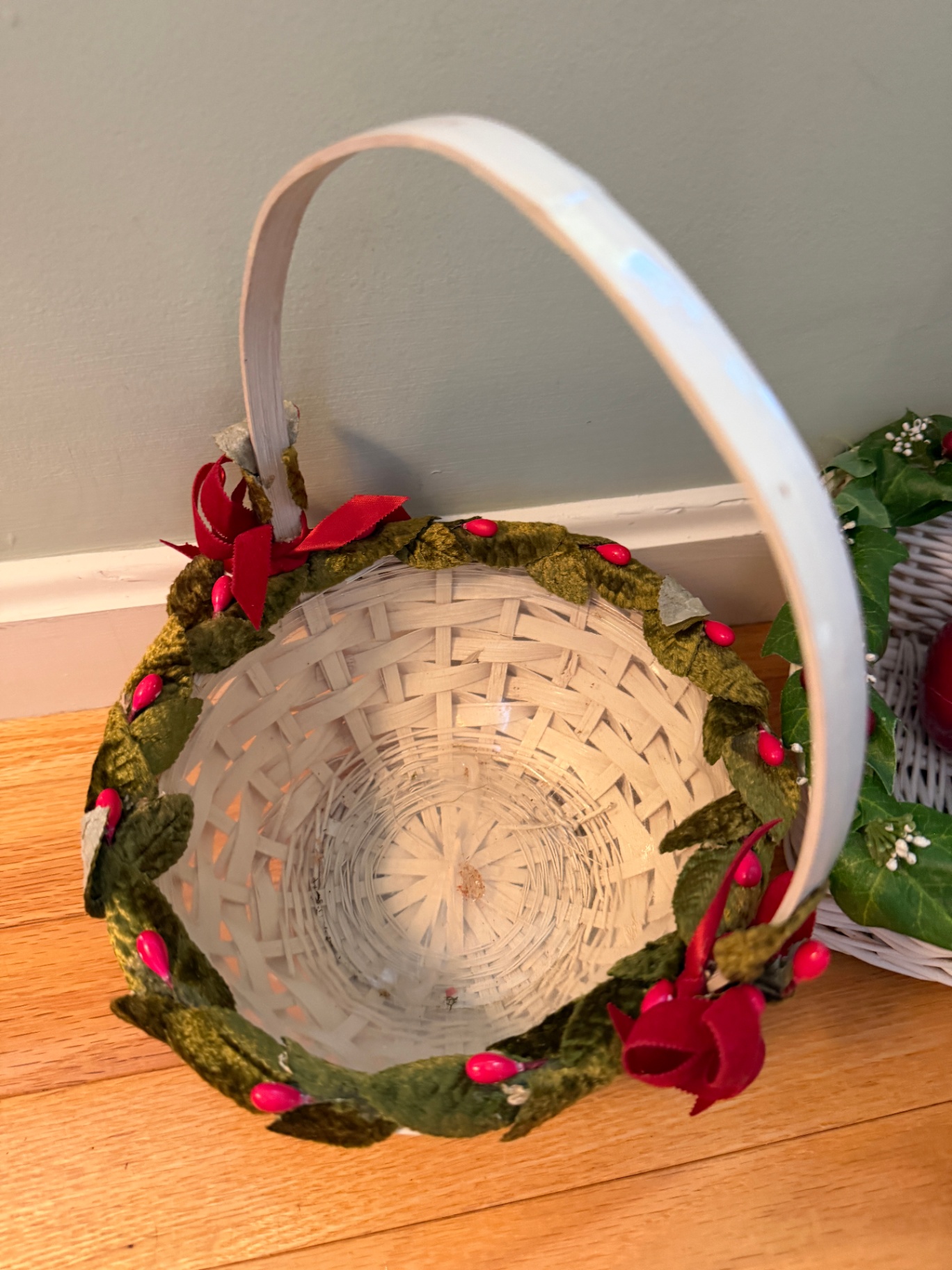 Pair of White Wicker Baskets With Decorative Fruit Decor - image 3 of 4