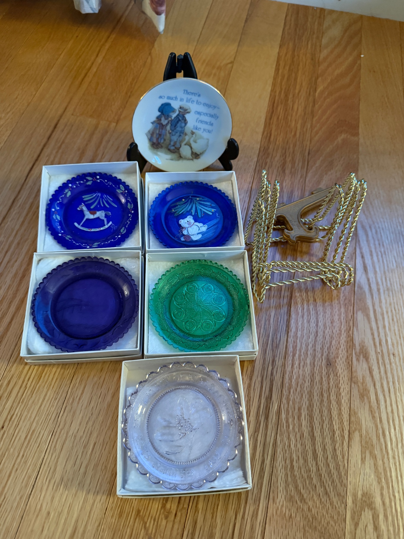 Assorted Small Decorative Plate Collection - image 1 of 7