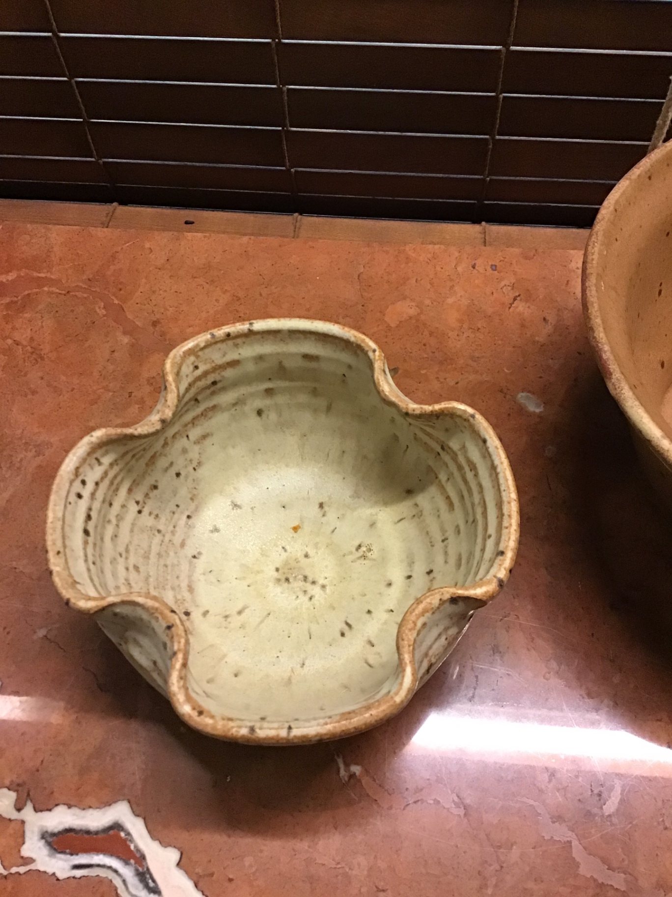 Two stoneware bowls - image 2 of 3
