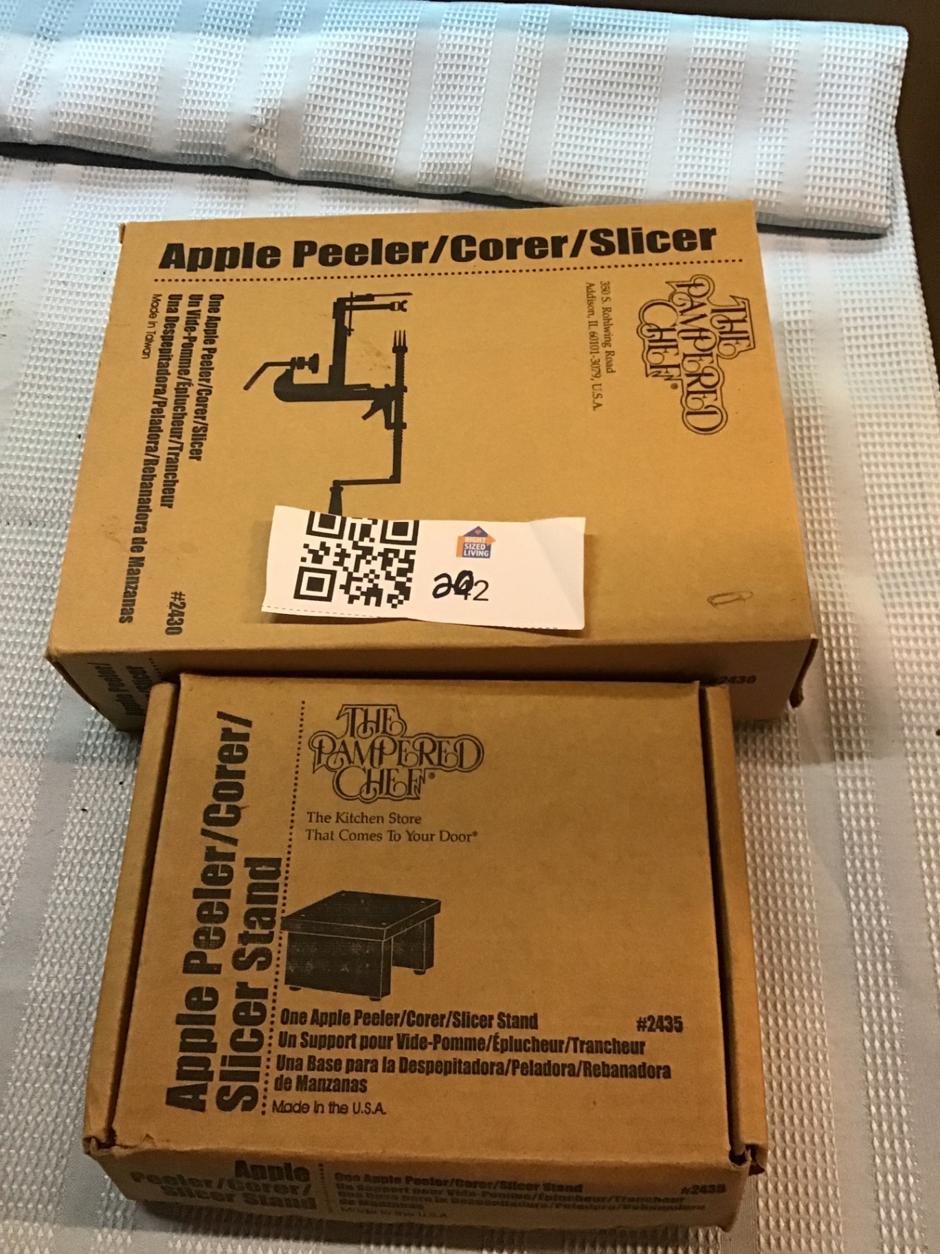 Apple Peeler/Corer/Slicer with Stand (Pampered Chef) - image 1 of 3