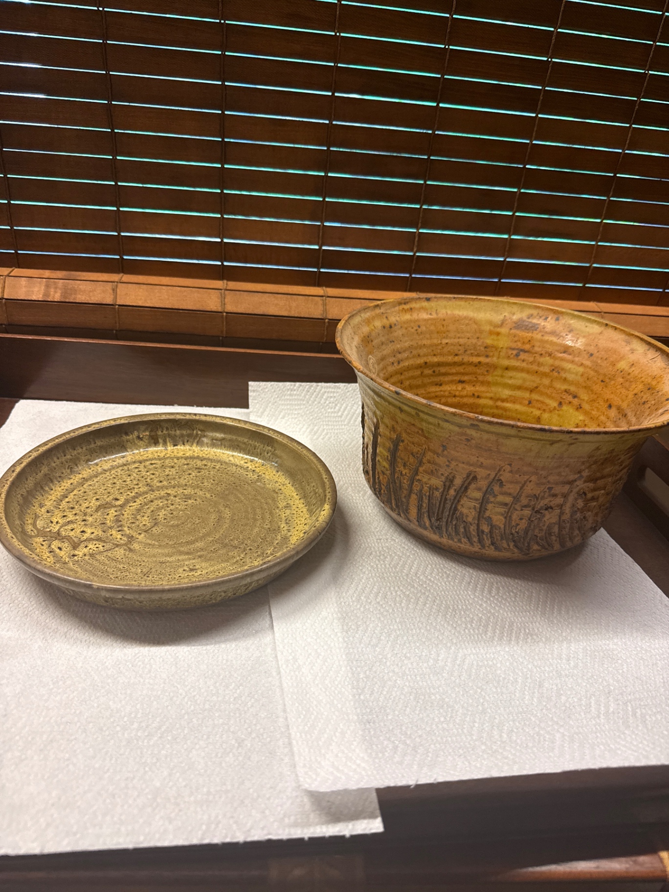 Glazed ceramic bowl and pottery pot - image 1 of 3