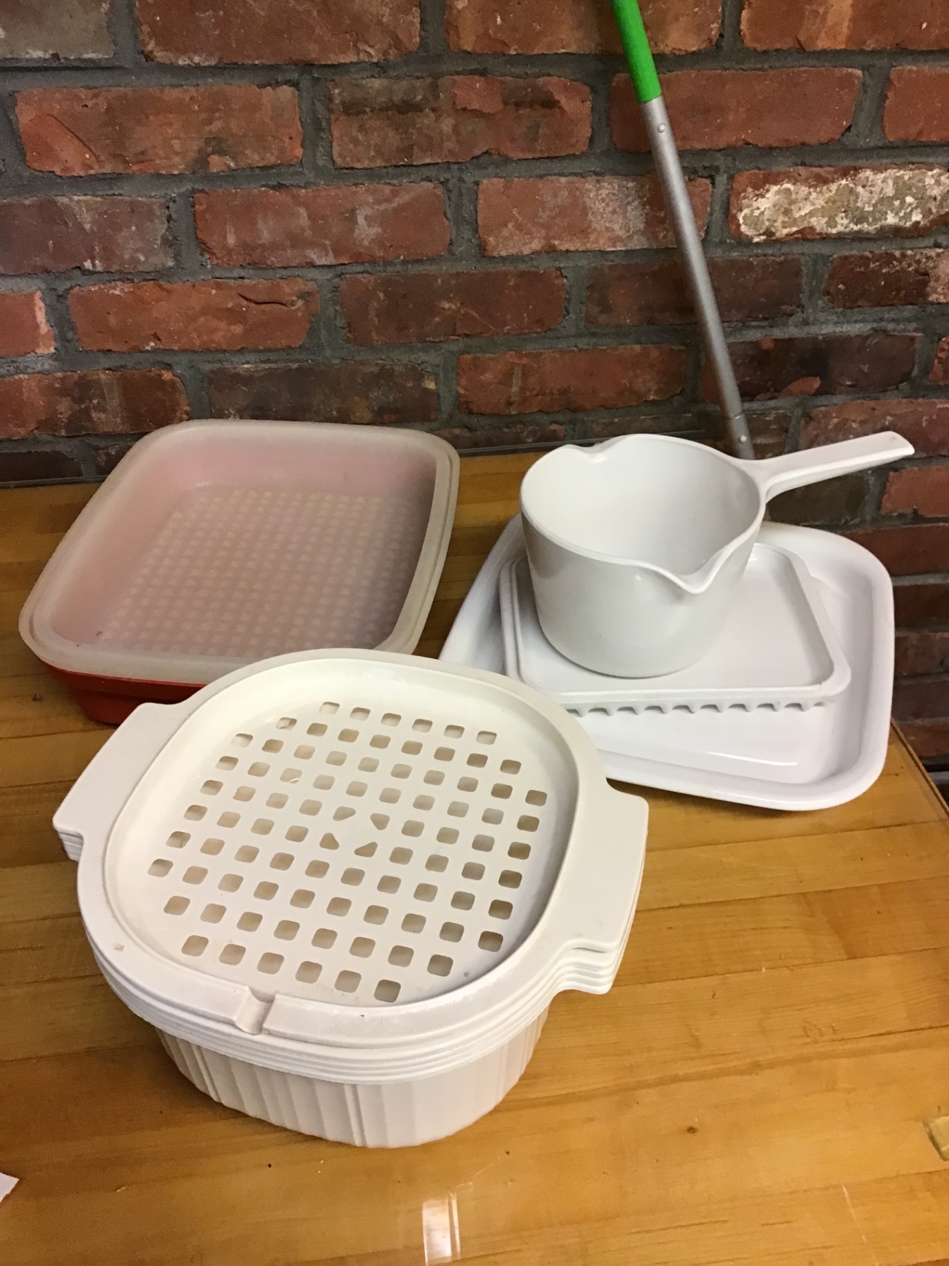 Microwave White plastic and ceramic kitchenware set with steamer basket, pitcher, and trays - image 1 of 1