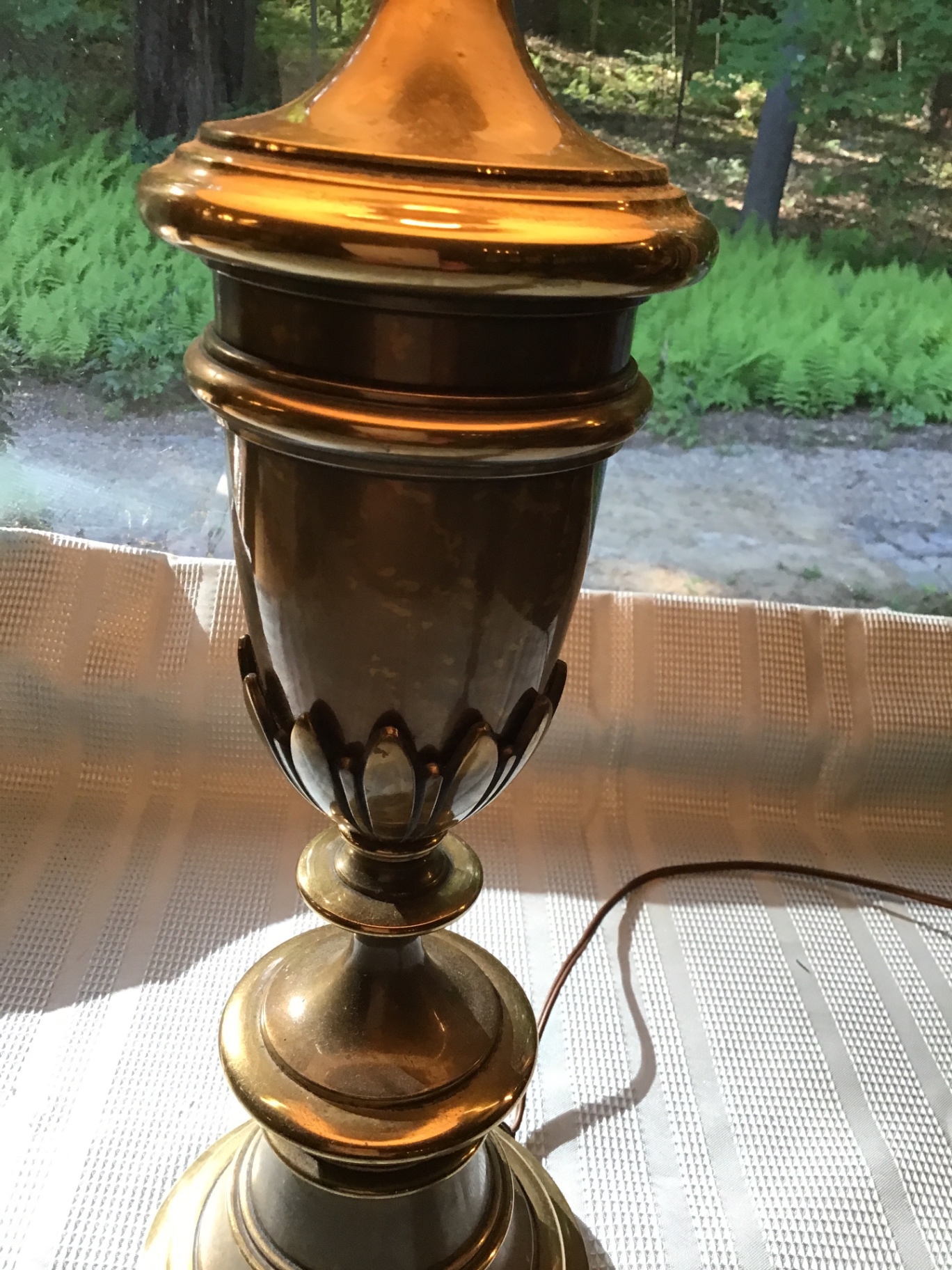 Vintage brass table lamp with amber drum shade - image 3 of 3