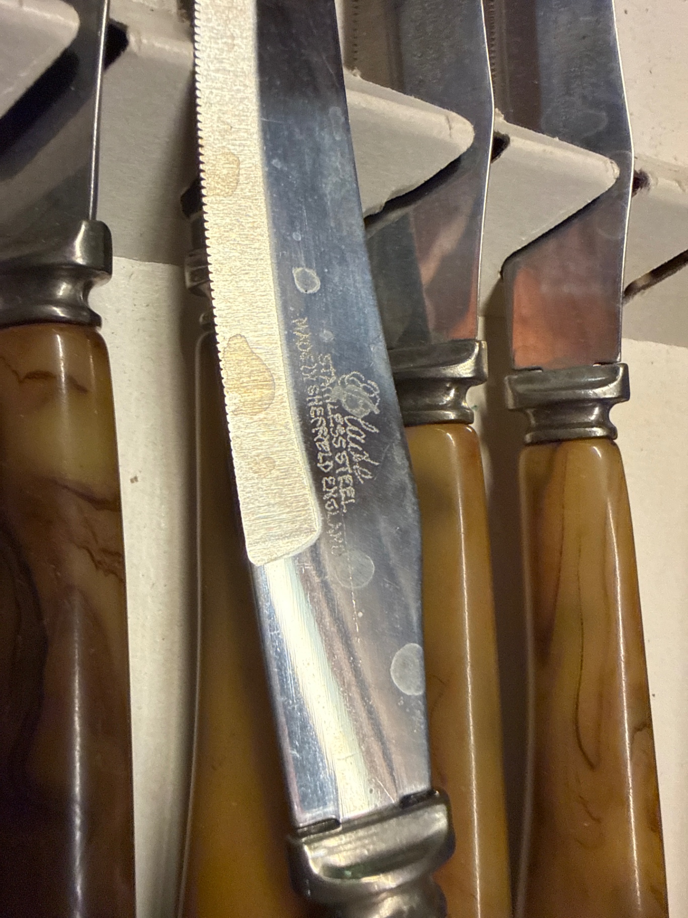 Boxed kitchen knife set with brown marbled handles - image 3 of 3