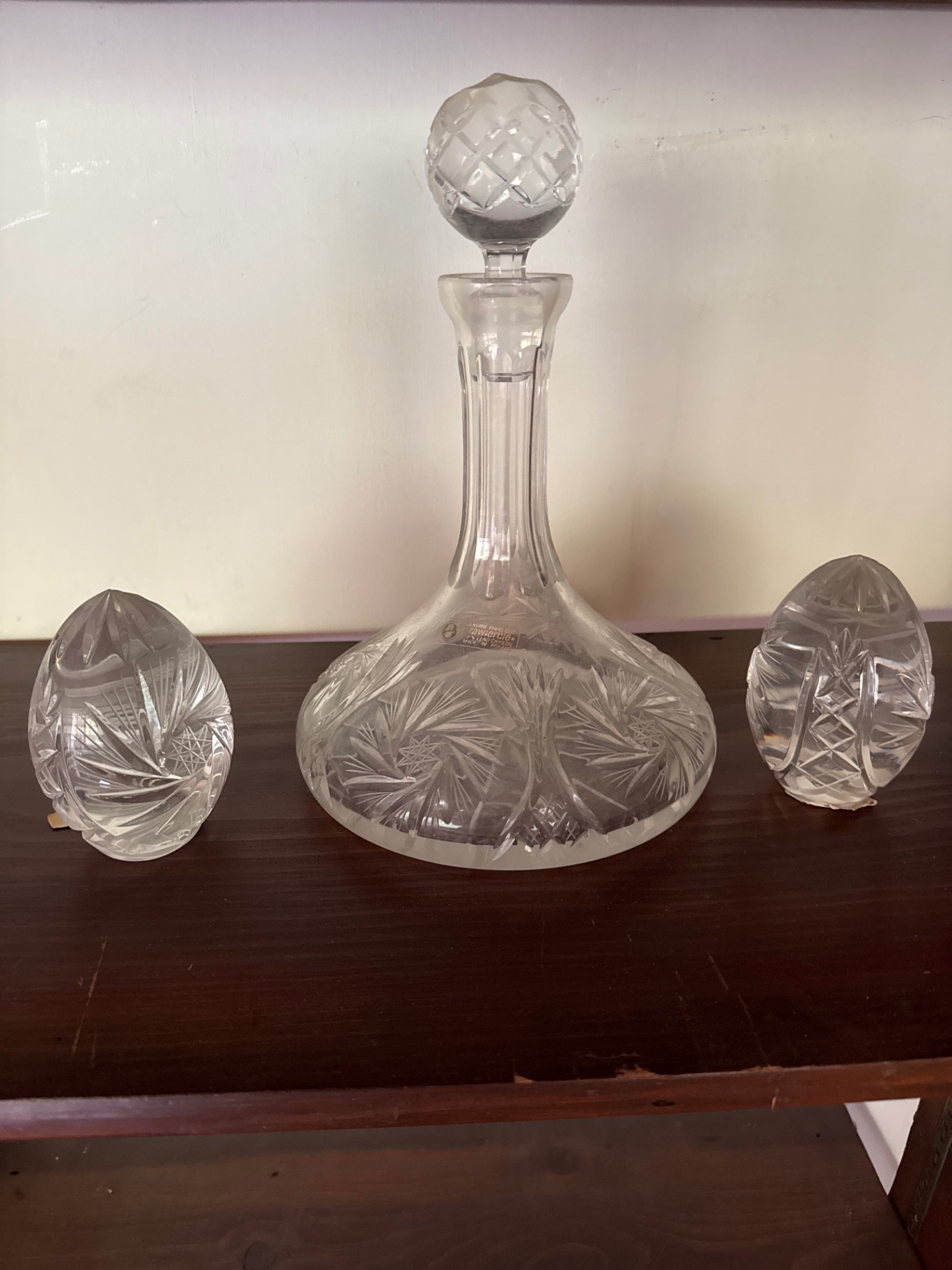 Hand-cut crystal decanter with two matching stoppers - image 1 of 3