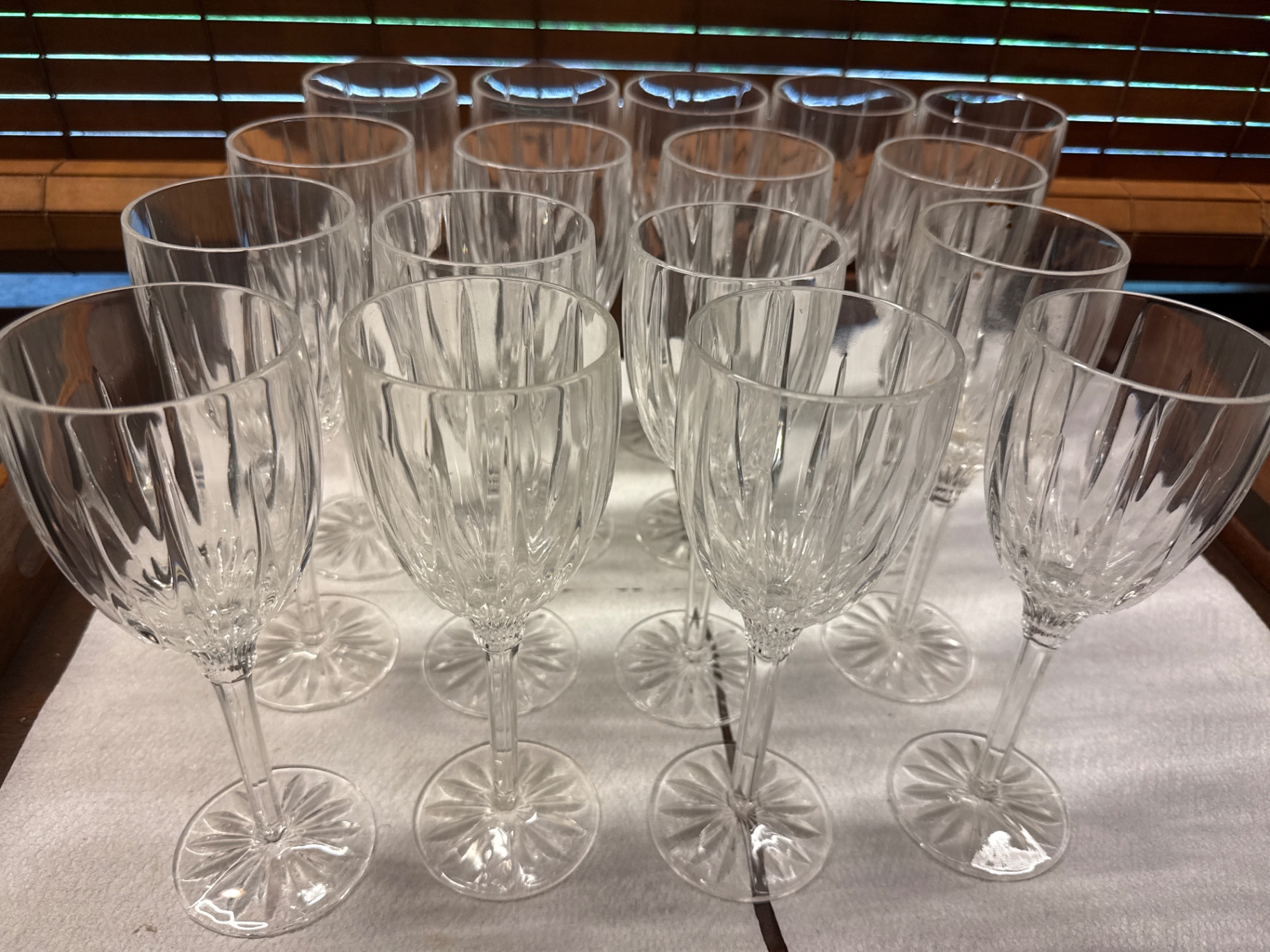 Crystal stemware wine glasses - image 1 of 3