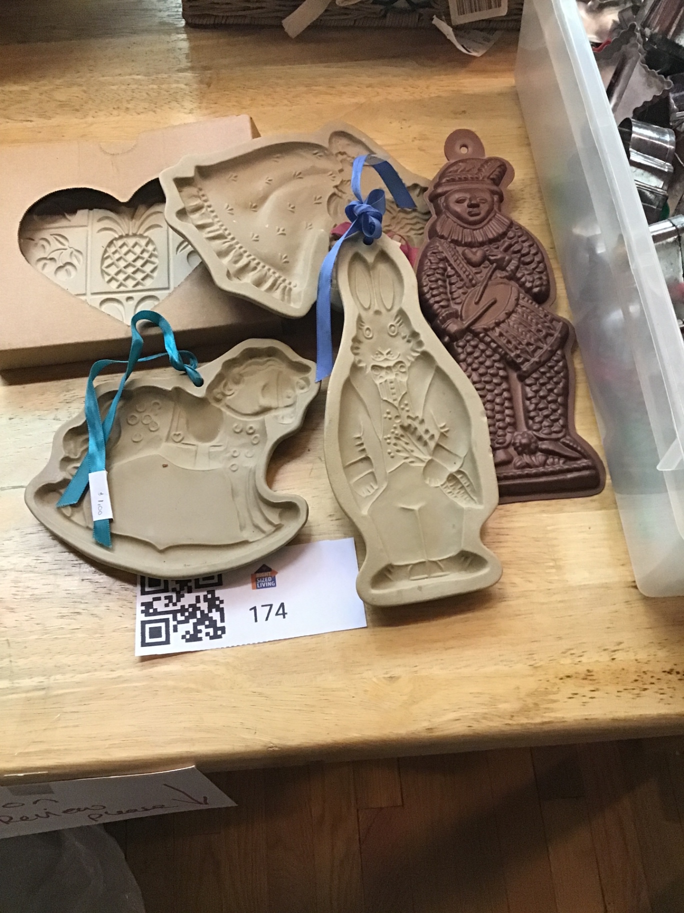 Assorted baking molds and cookie cutters - image 1 of 3