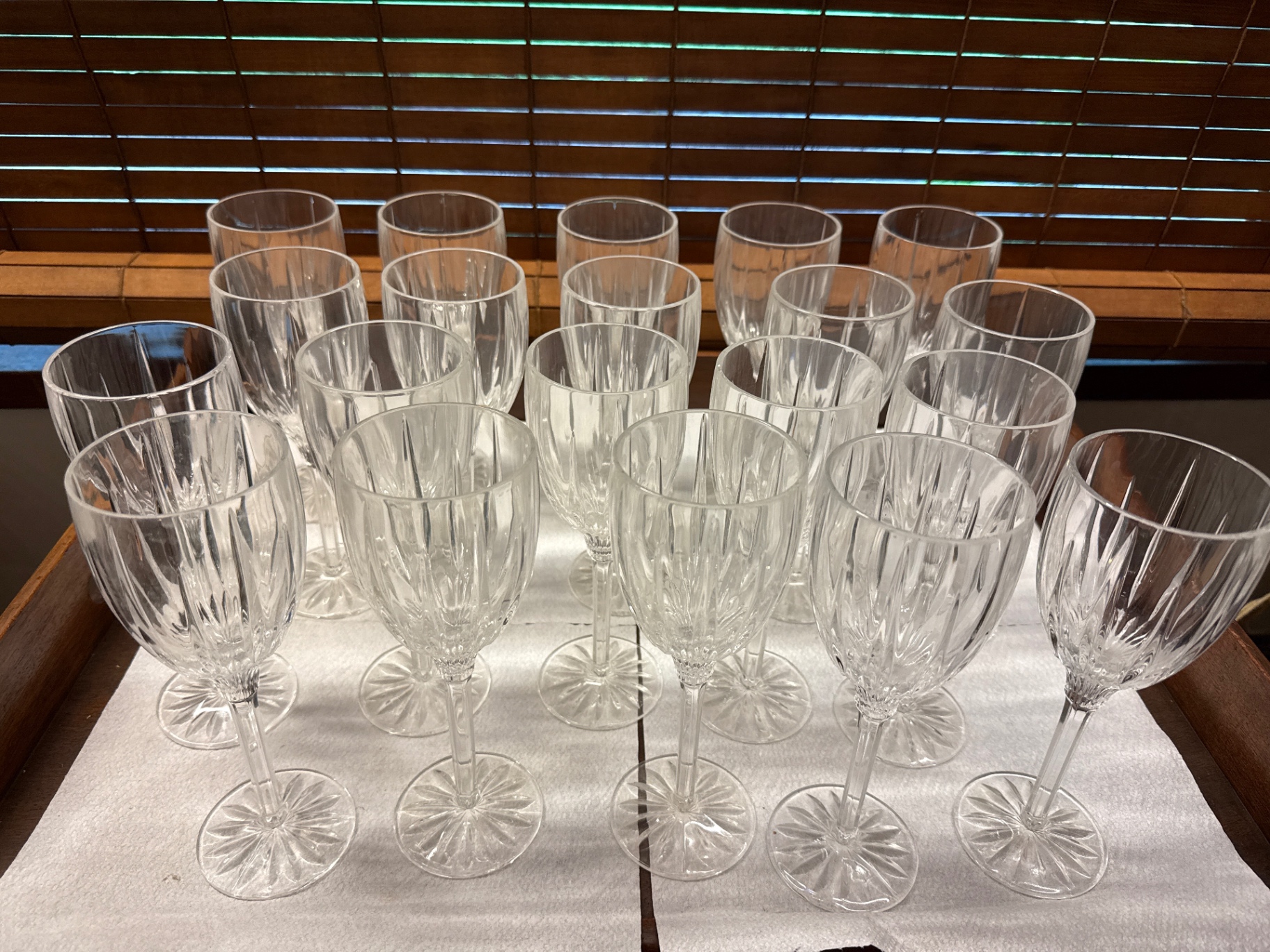 Clear Crystal Wine Glasses (Stemware) - image 3 of 3