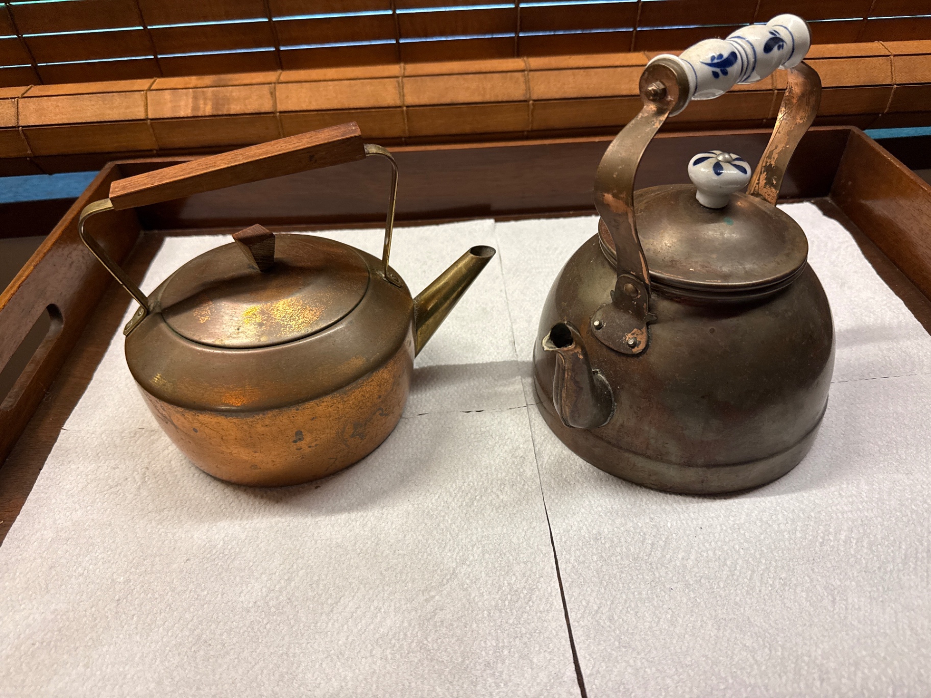 Two vintage metal kettles - image 2 of 3