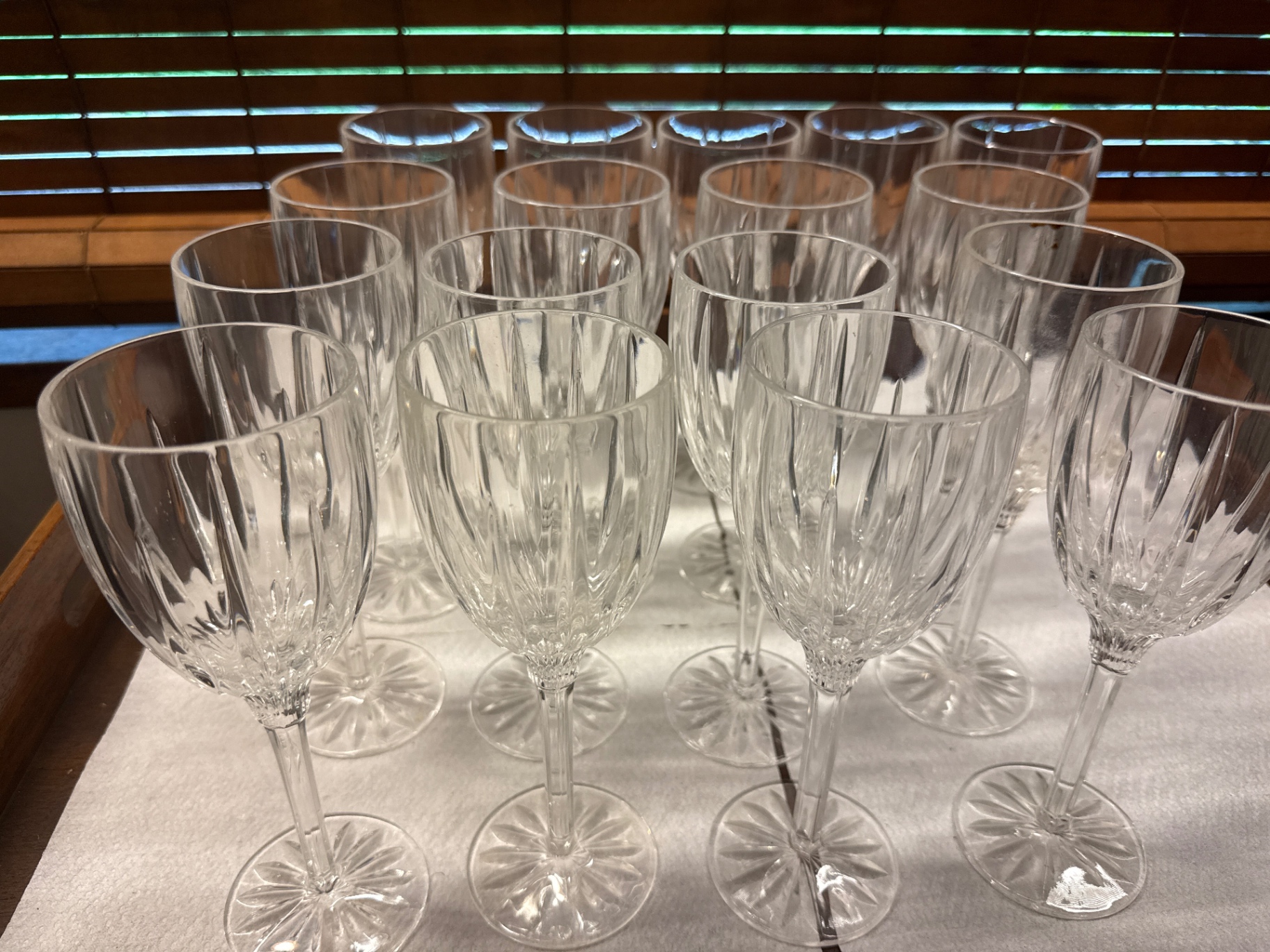 Crystal stemware wine glasses - image 2 of 3