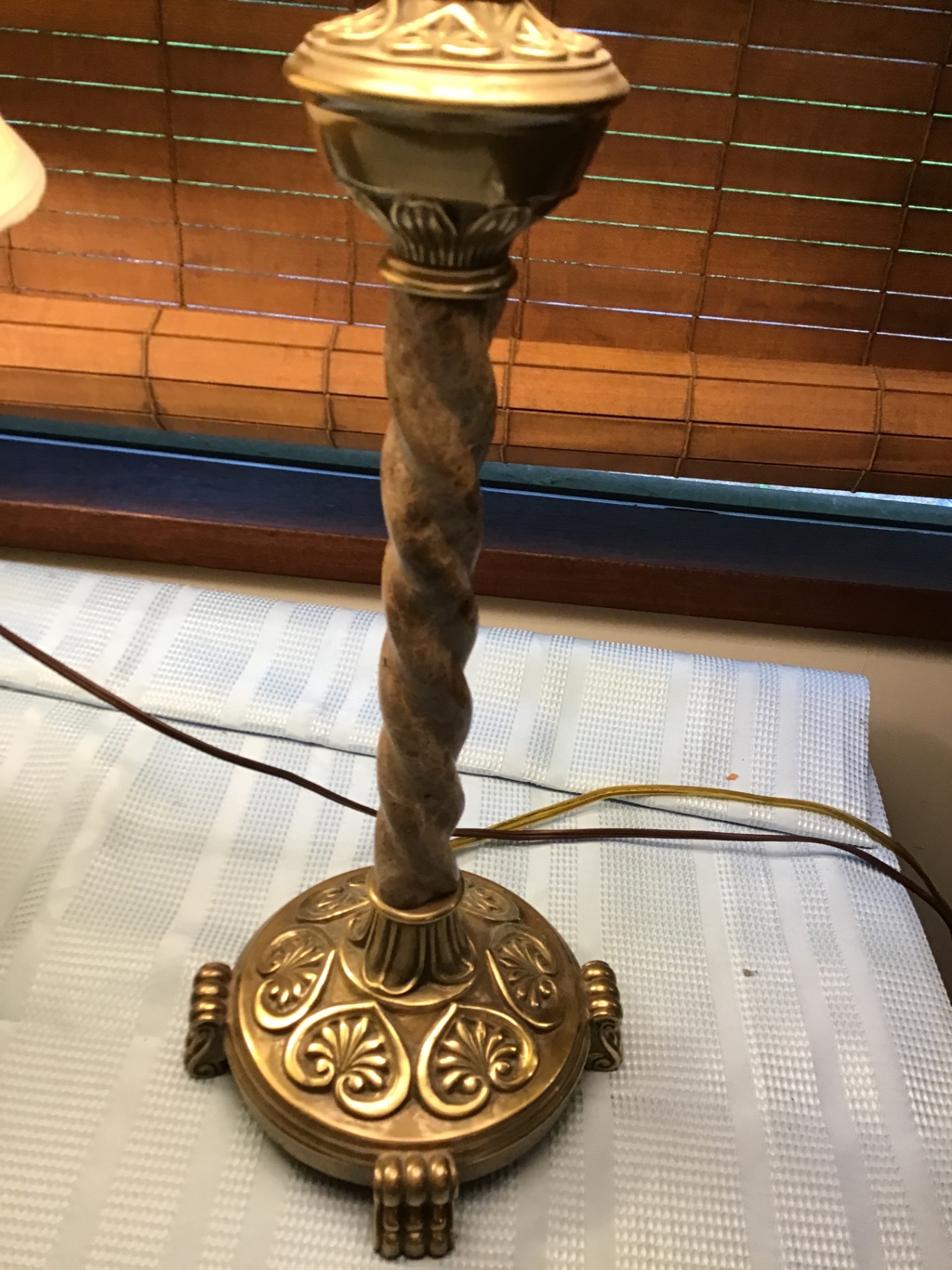 Pair of decorative table lamps - image 3 of 4