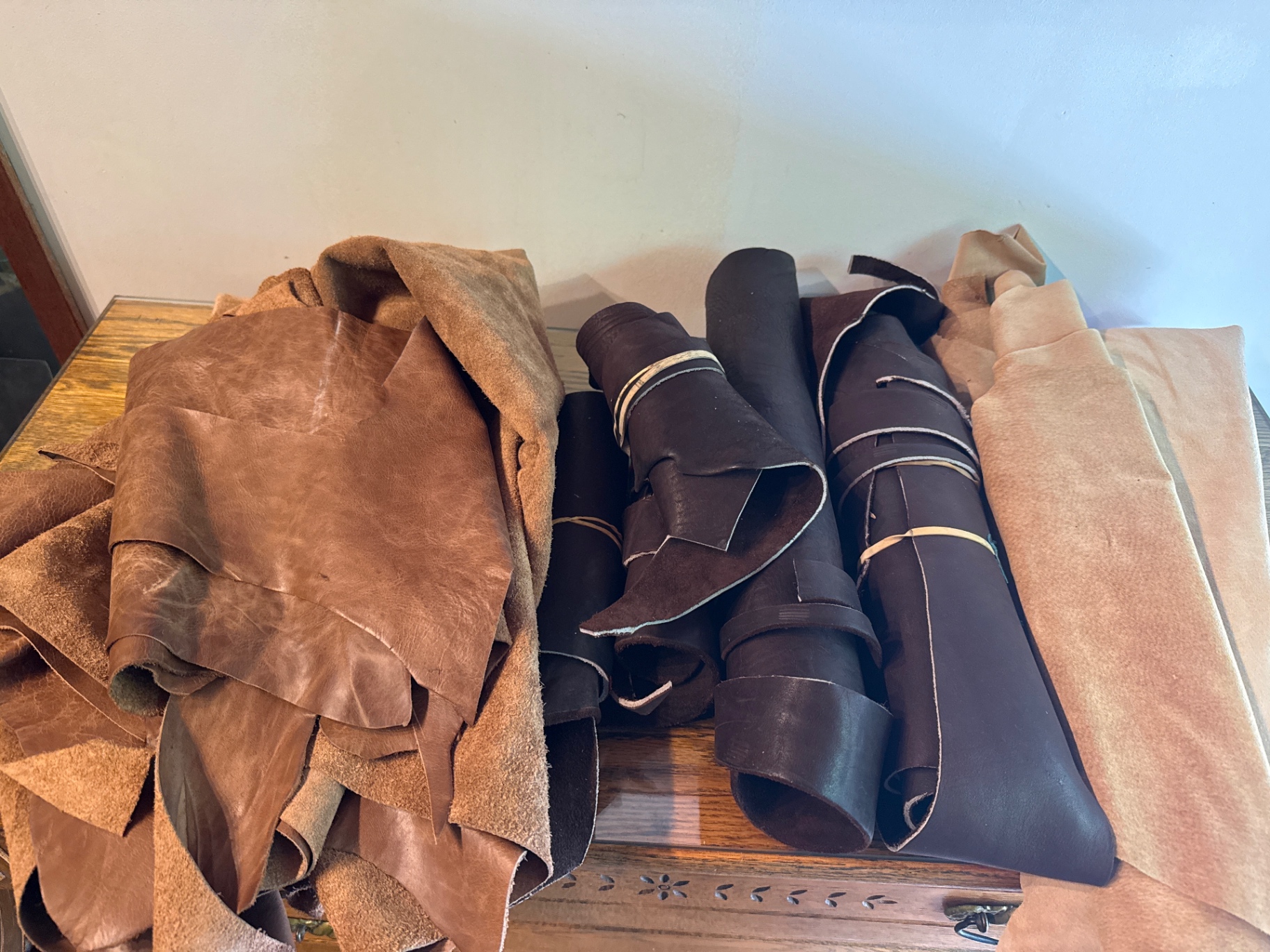 Leather pieces and strips - image 2 of 2