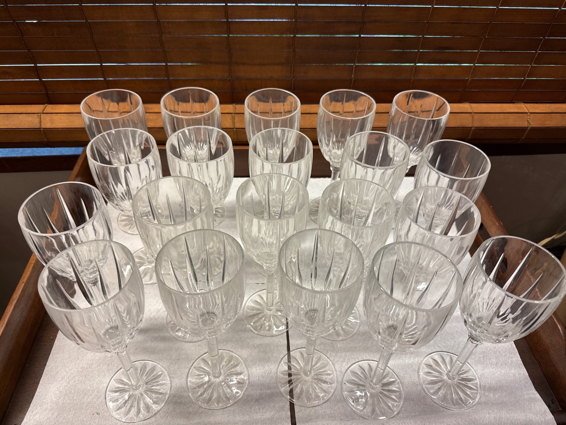 Clear Crystal Wine Glasses (Stemware) - image 2 of 3
