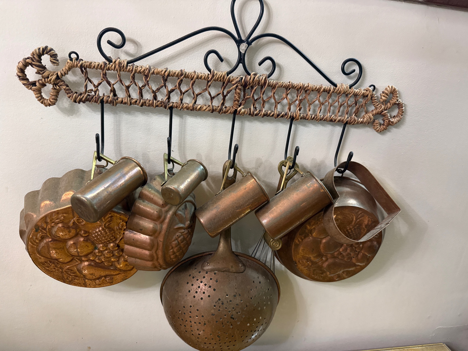 Copper Kitchenware on a Braided Rope Rack - image 2 of 2