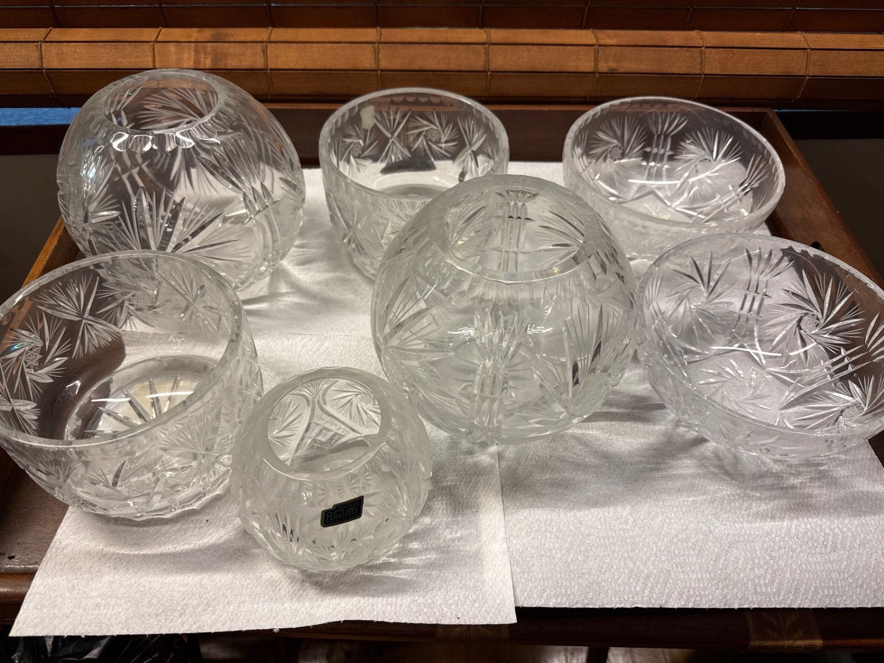 Set of etched crystal bowls - image 1 of 3