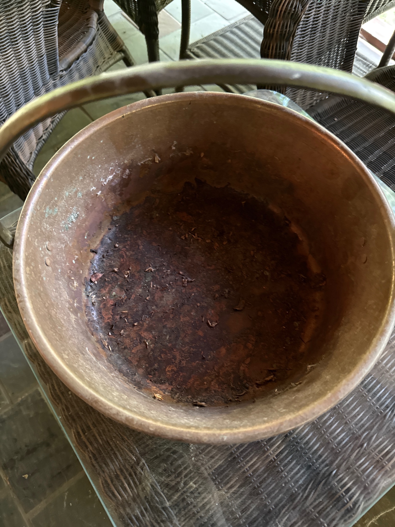 Copper pot with curved bail handle - image 2 of 2