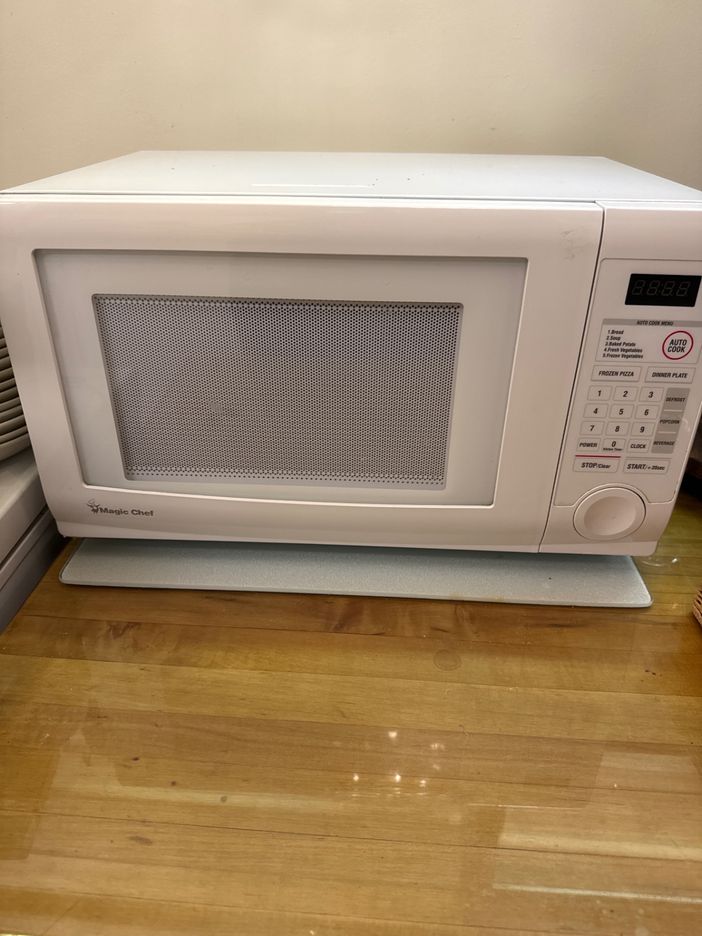 White Magic Chef microwave oven - image 1 of 3