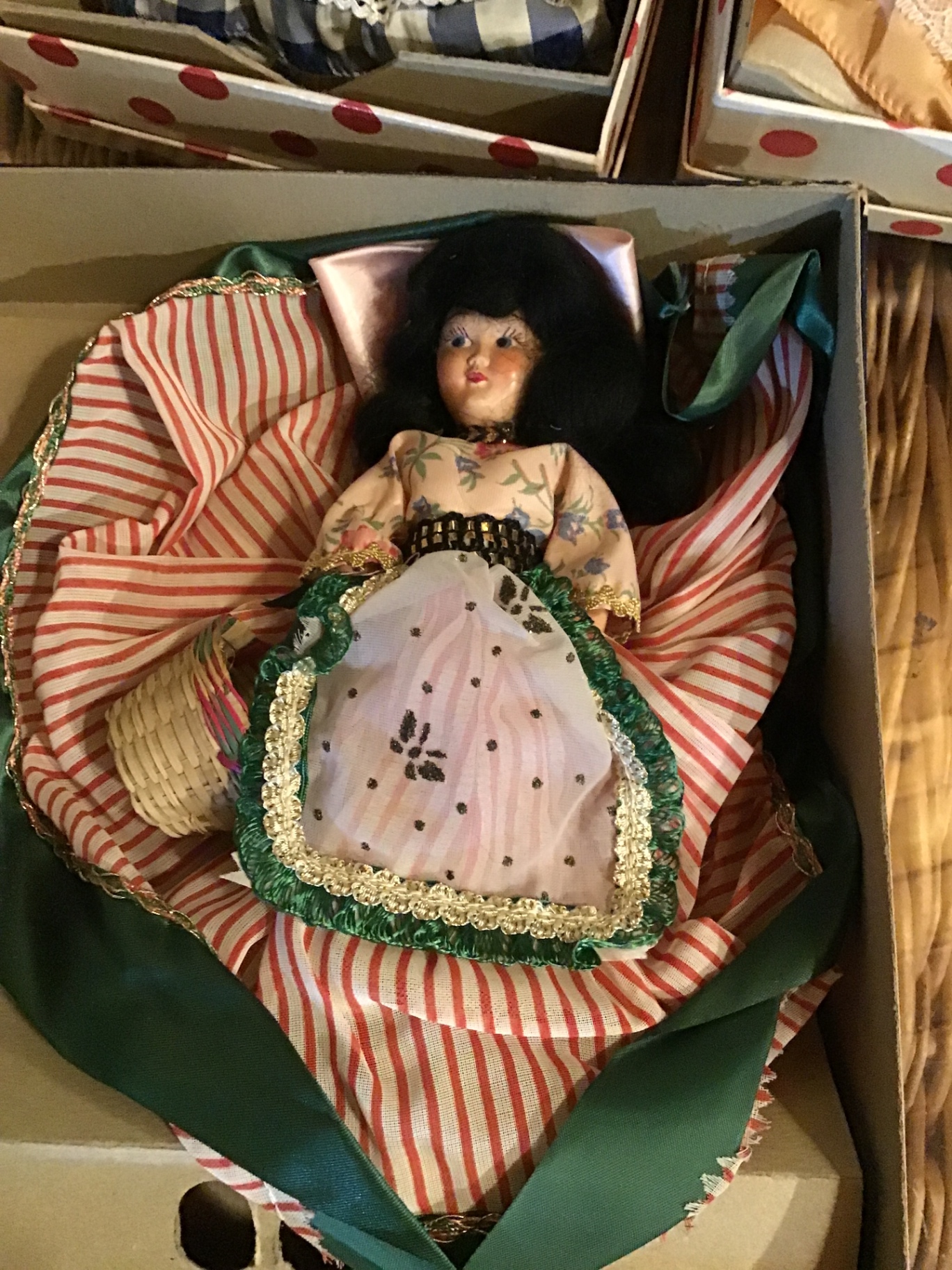Vintage dolls and dollhouse accessories - image 3 of 4