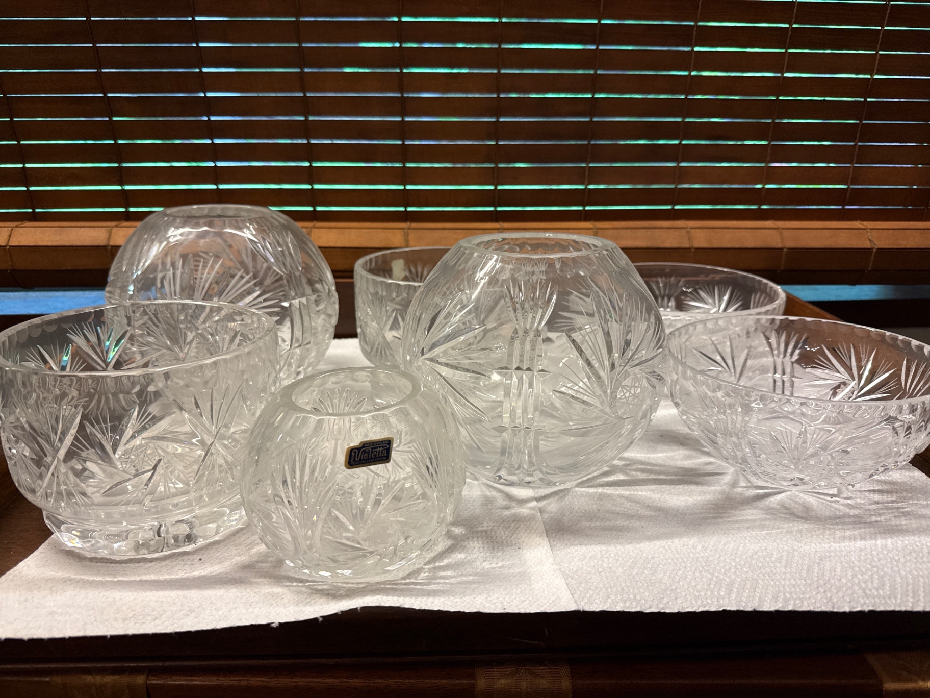 Set of etched crystal bowls - image 2 of 3
