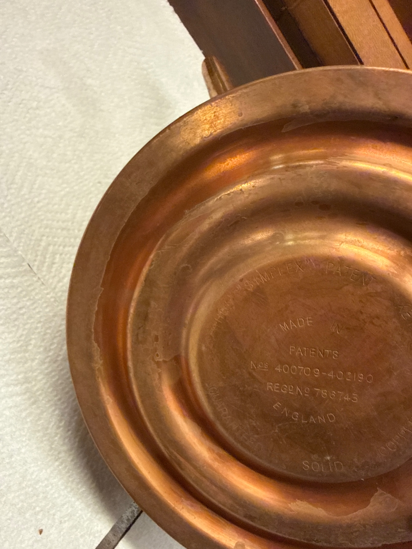 Copper kettle with wooden handle - image 4 of 4
