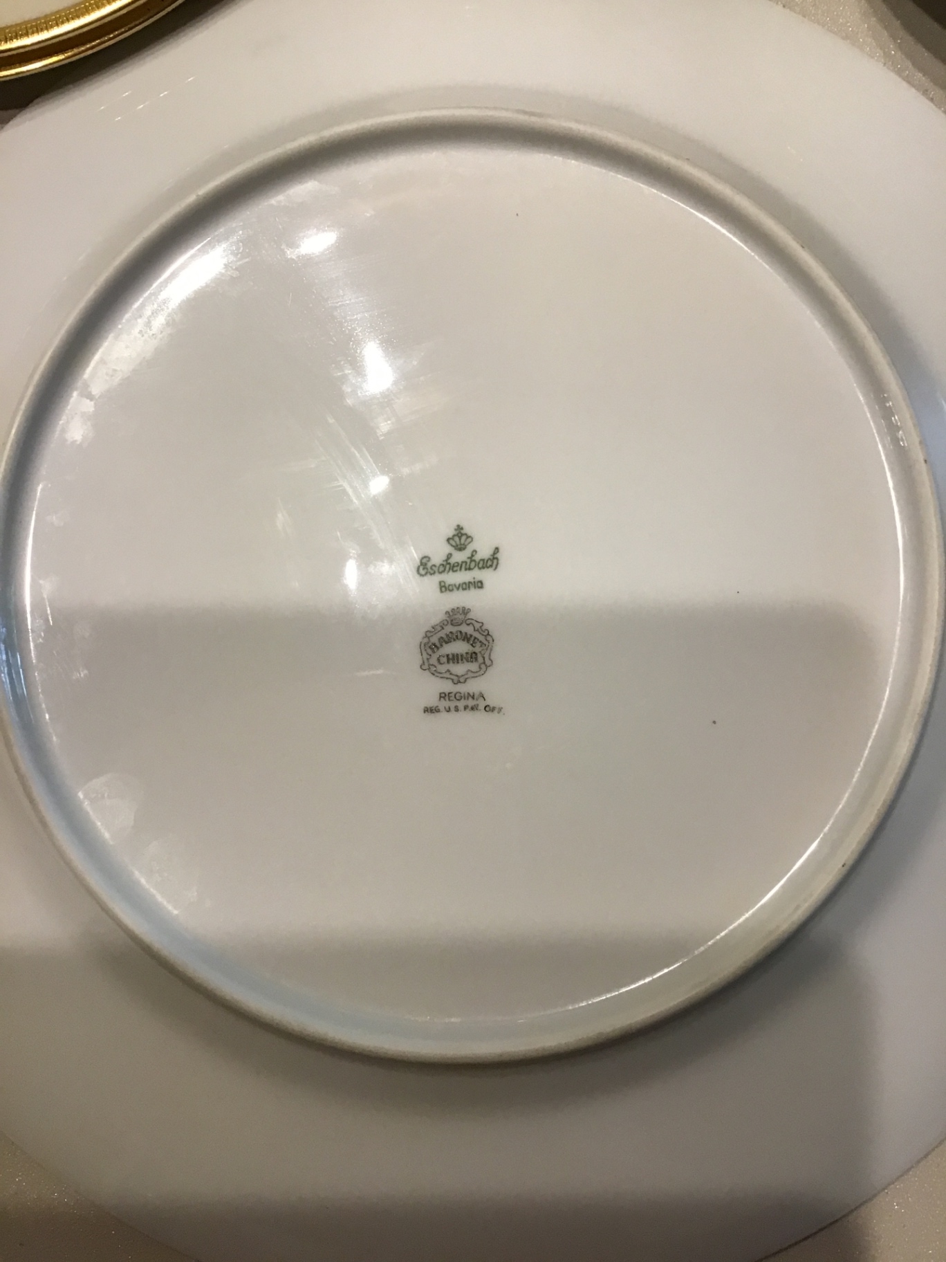 White porcelain dinnerware set with gold trim (plates and bowls) - image 3 of 3