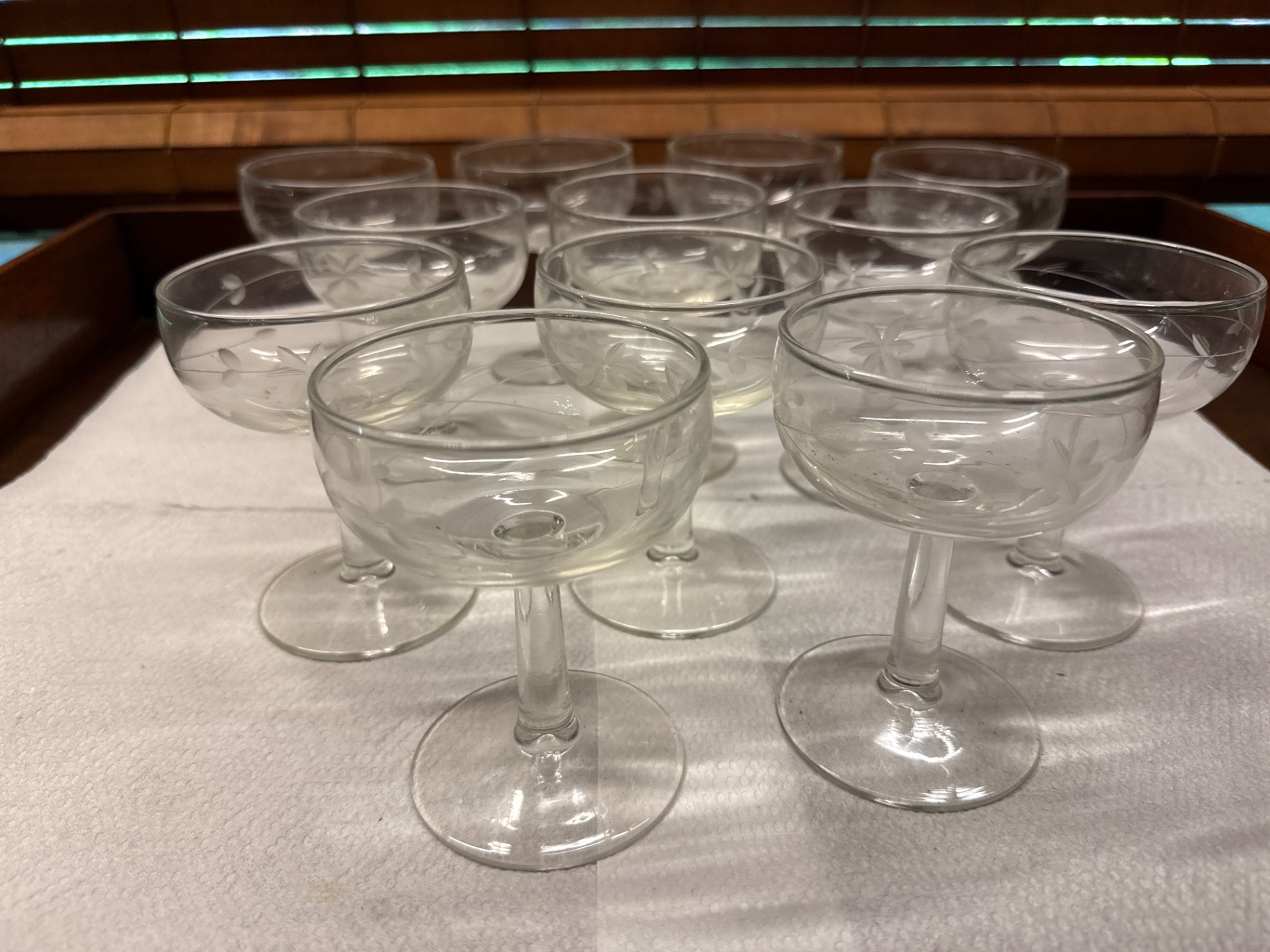 Set of etched crystal glass coupe glasses - image 1 of 2