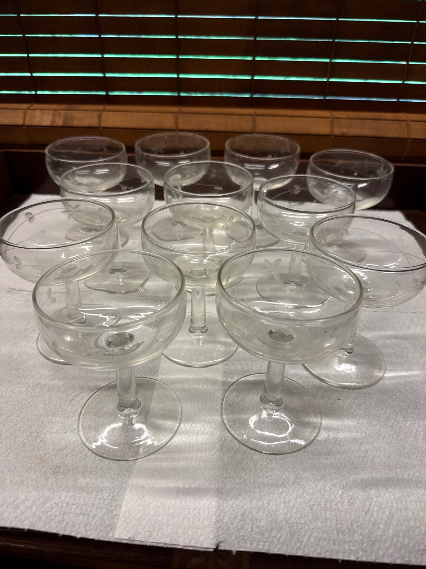 Set of etched crystal glass coupe glasses - image 2 of 2