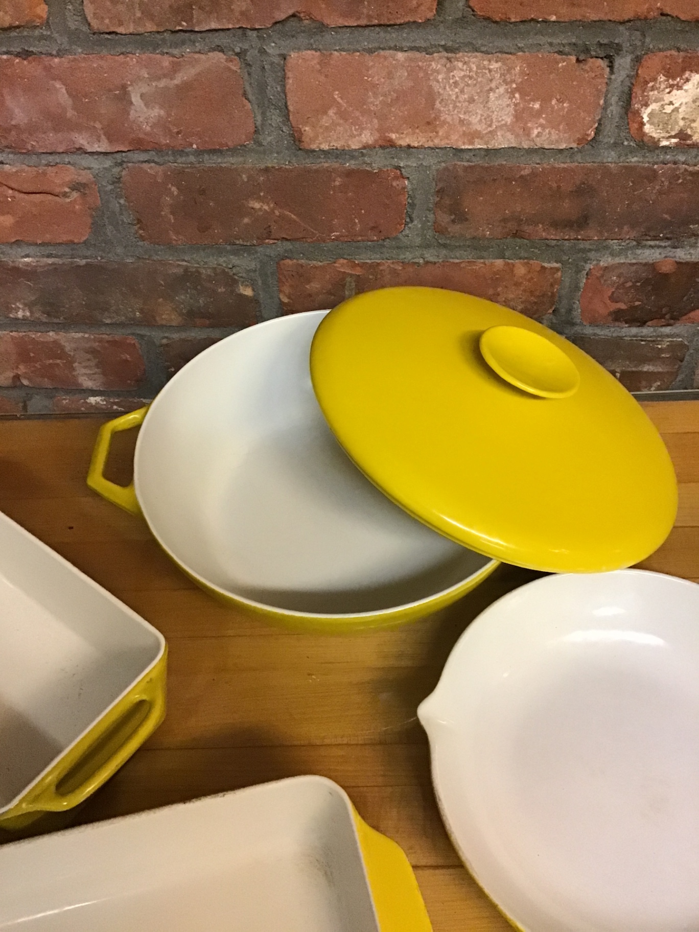 Yellow enamel bakeware and cookware set - image 2 of 3