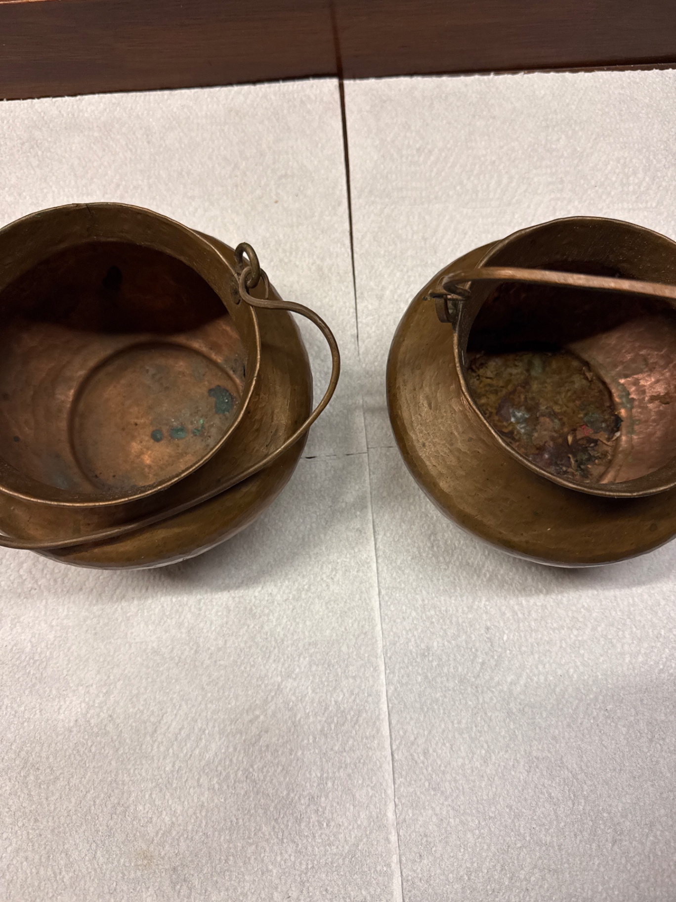 Pair of copper cooking pots with handles - image 3 of 3