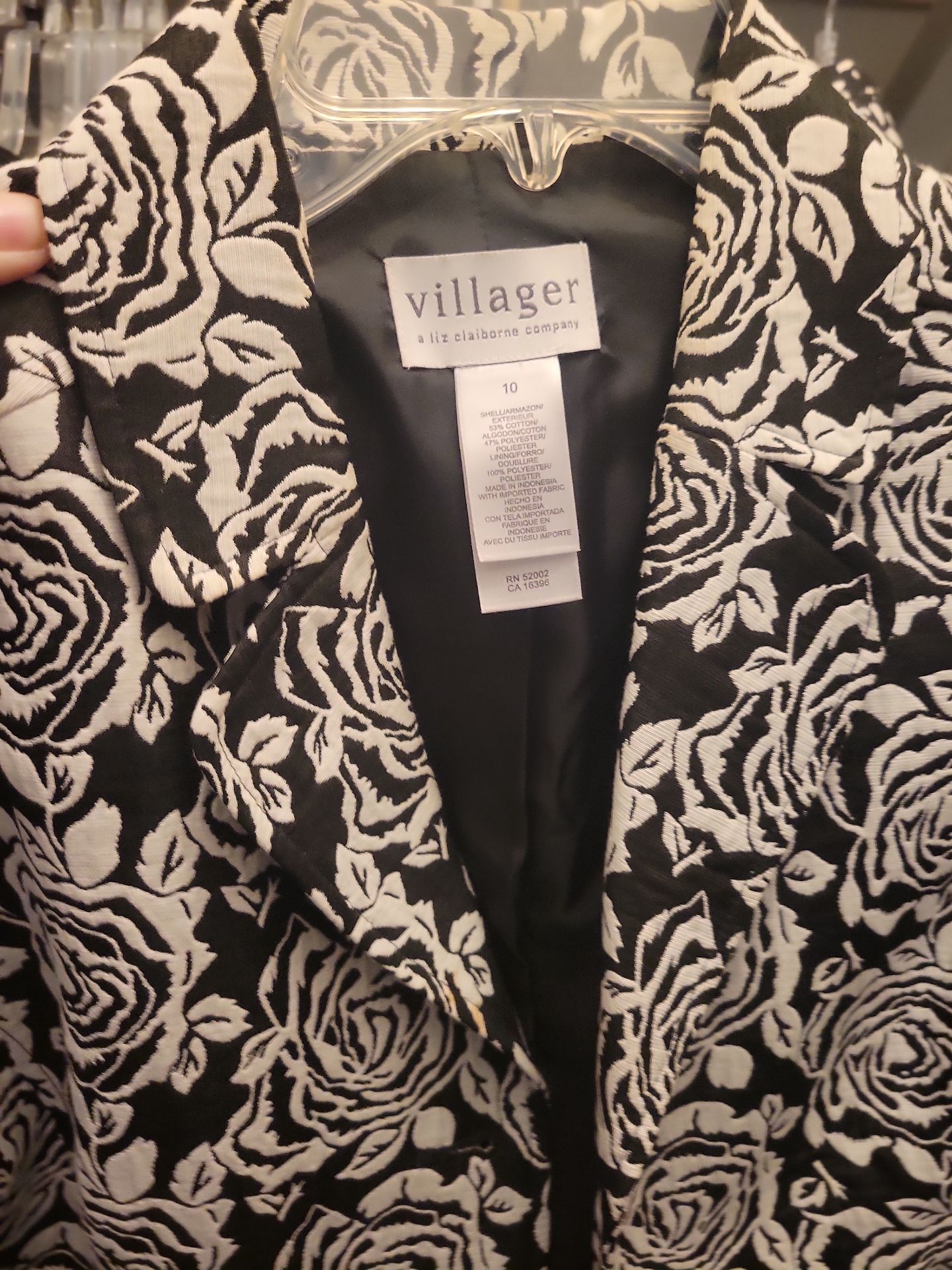 Assorted Women's Clothing and Jackets - image 8 of 18