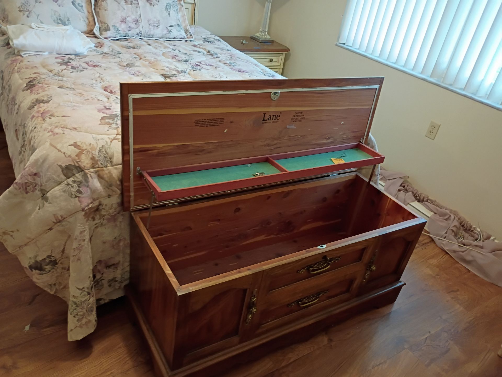 Lane Cedar Chest  - image 4 of 9
