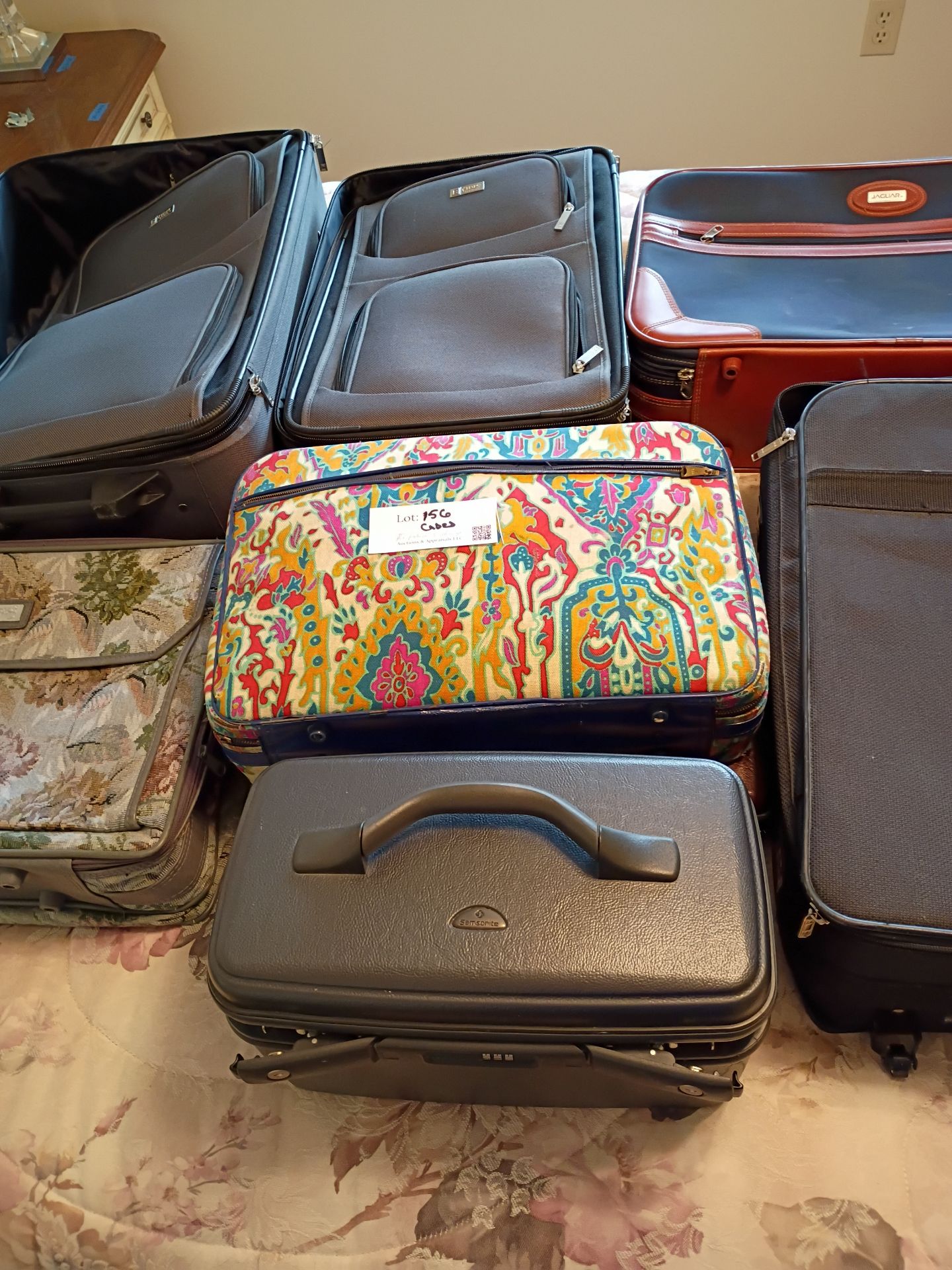Assorted Suitcases and Travel Bags - image 3 of 7