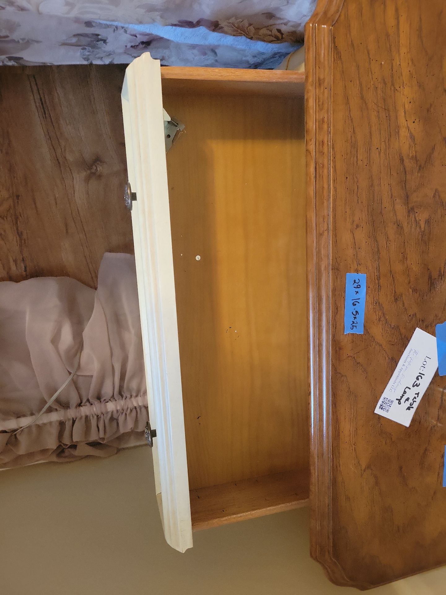 Nightstand and Table Lamp - image 6 of 8