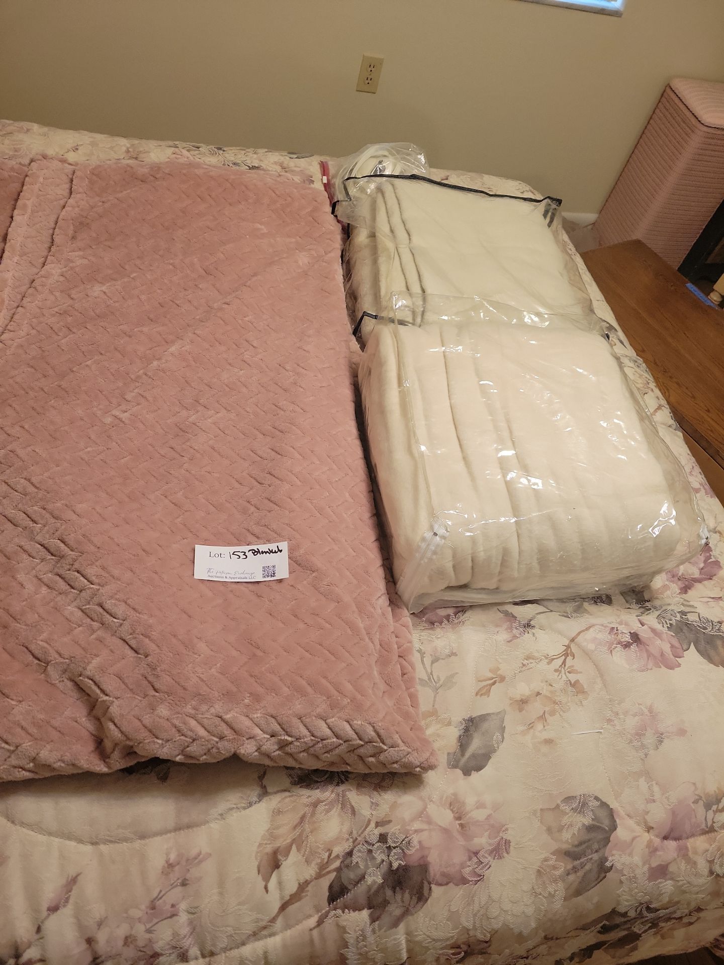 Pink Throw Blanket and White Heated Blanket - image 1 of 5
