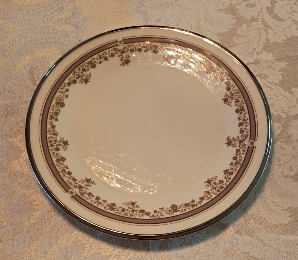 Set of Lenox Lace Point Dinner Plates - image 2 of 3